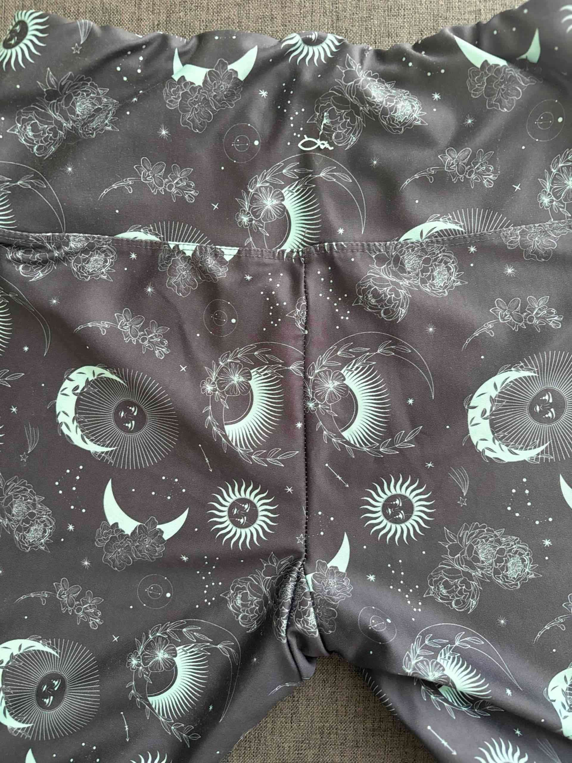 Pantalones deportivos con estampado lunas