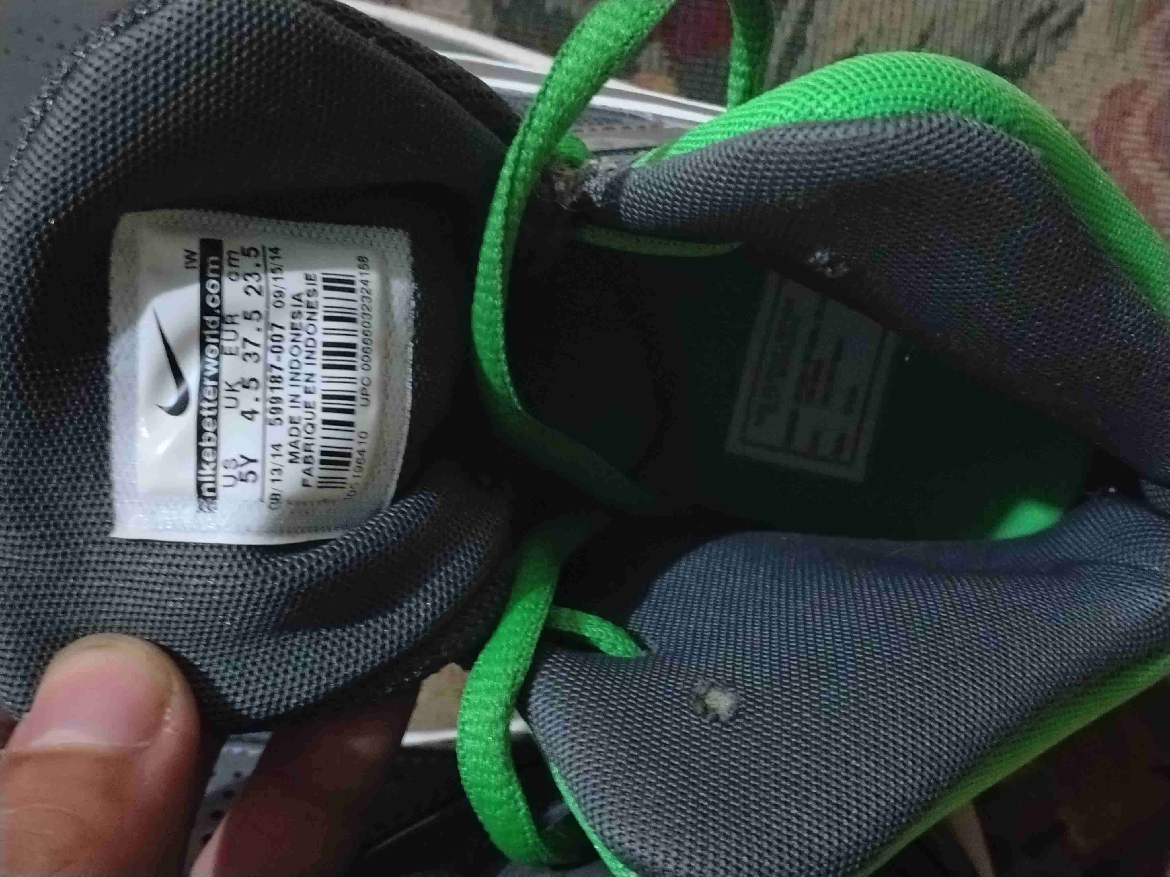 Zapatillas deportivas grises y verdes - miniatura 3