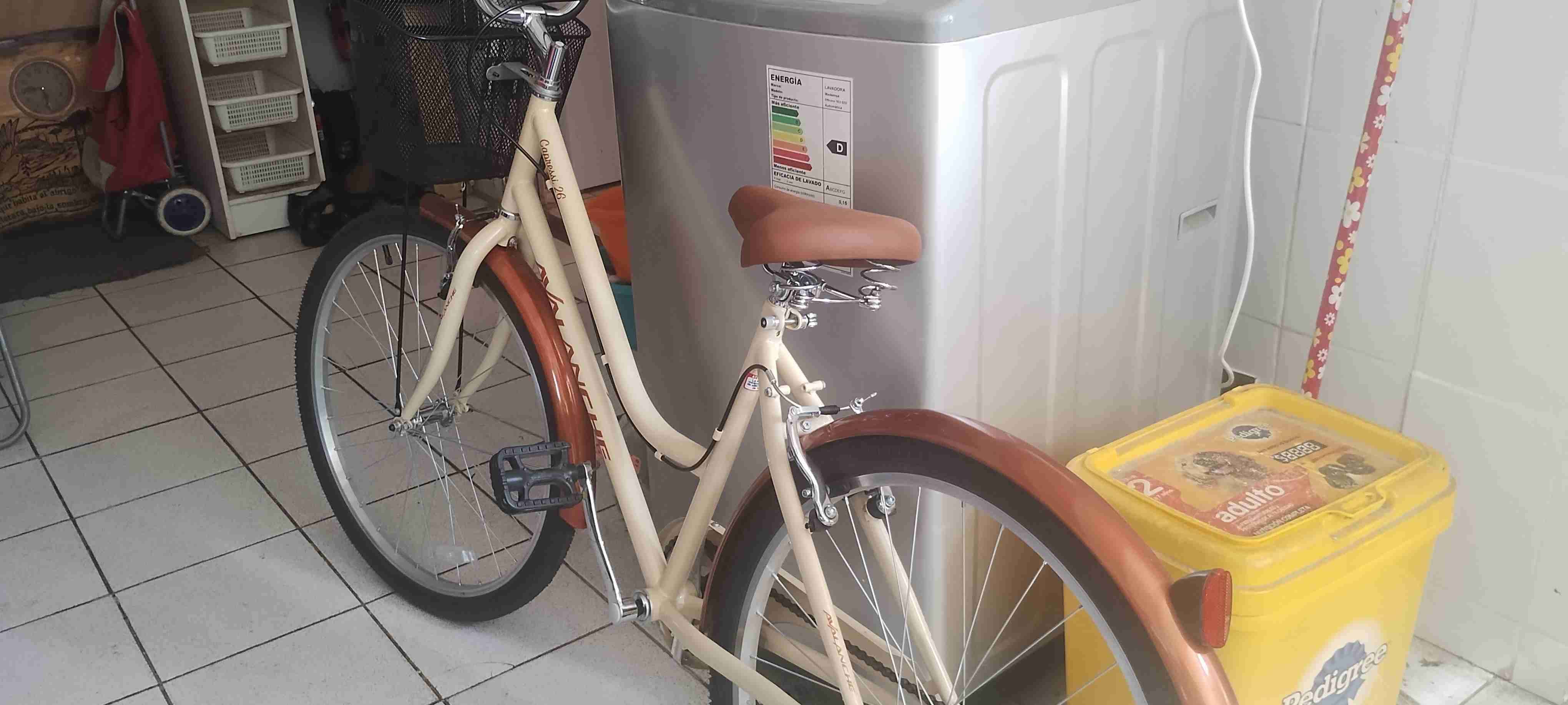 Bicicleta urbana con canasto - miniatura 3