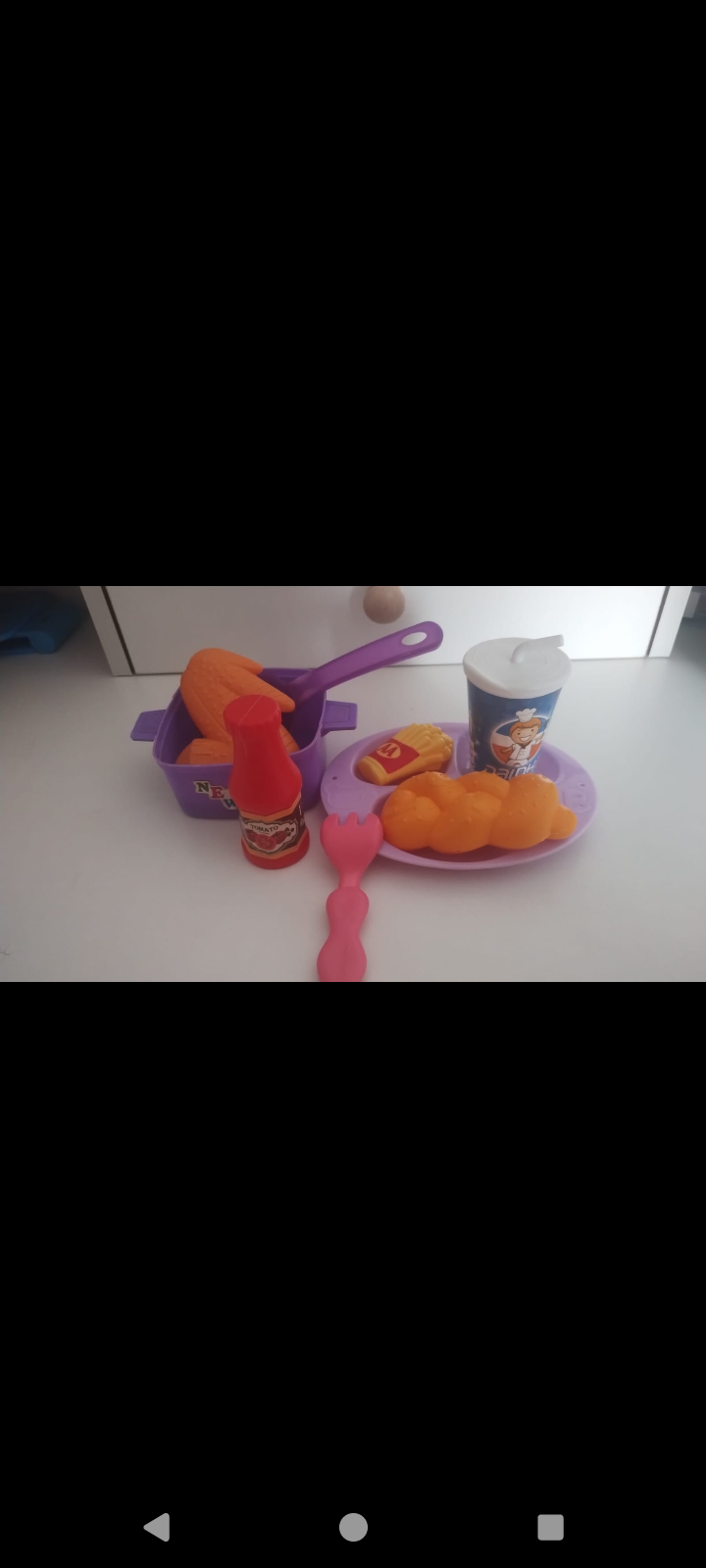 Muñeca bebé con accesorios de cocina - miniatura 2