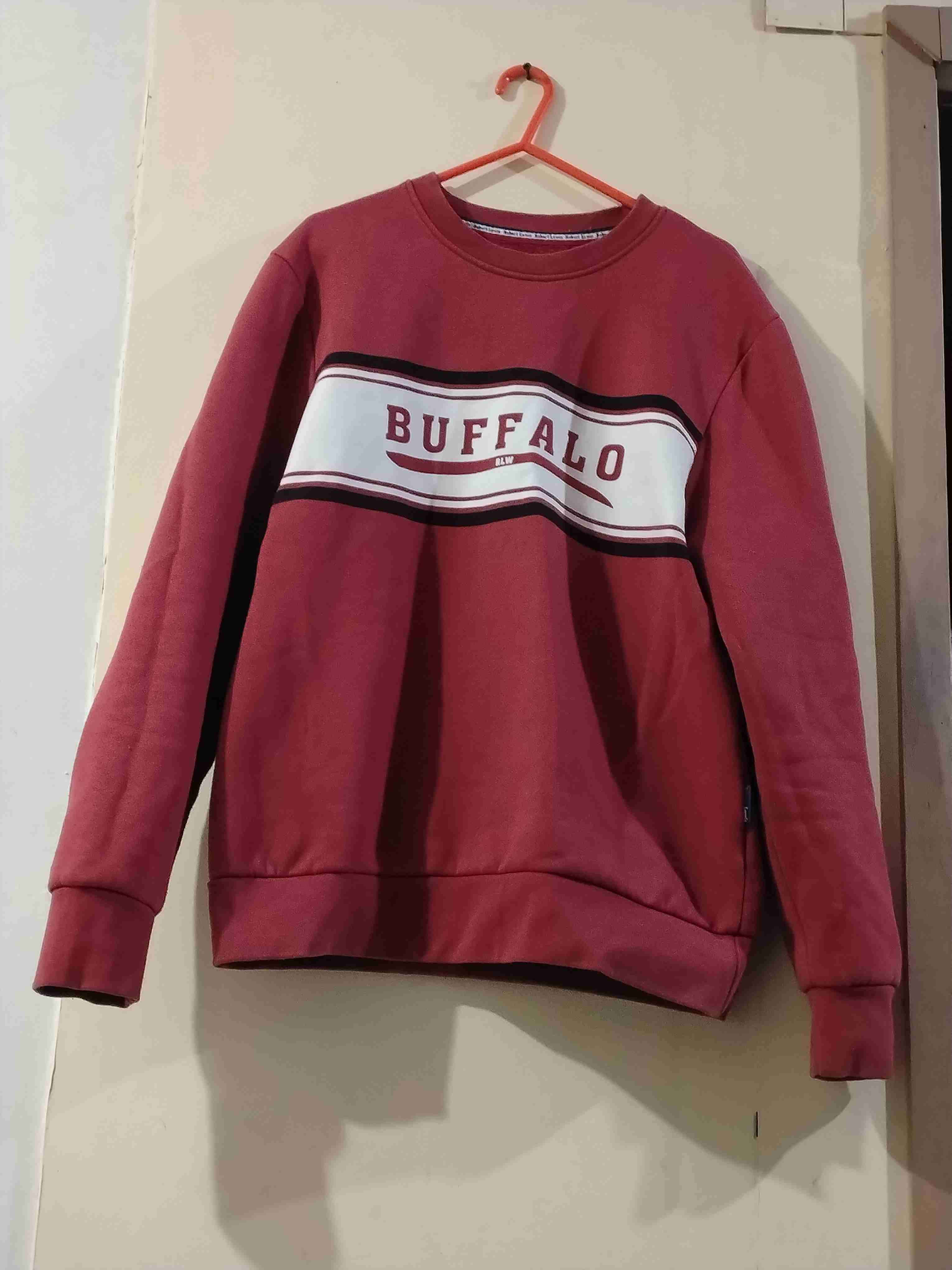 Polerón rojo Buffalo