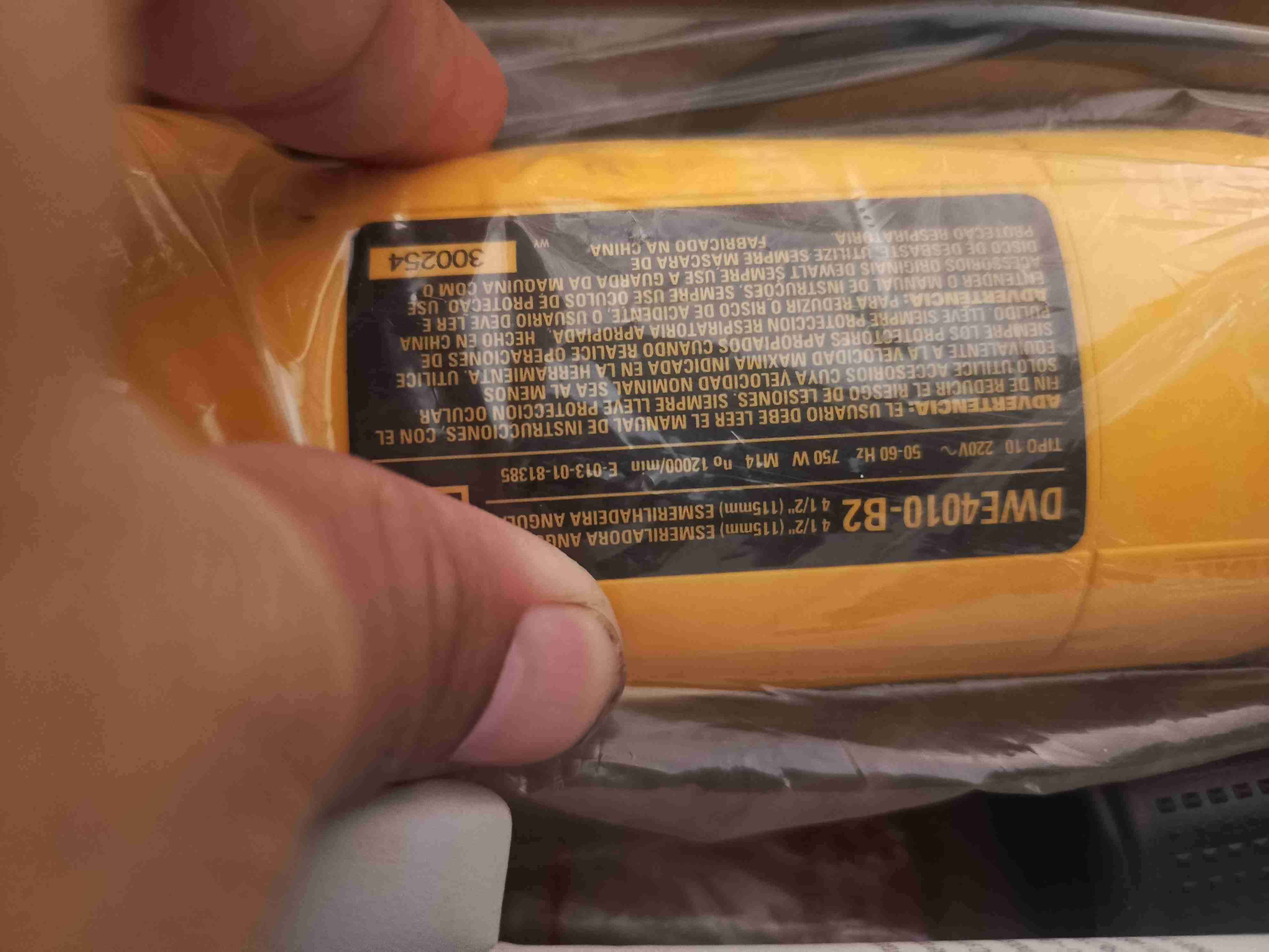 Esmeriladora angular DeWalt DWE4010 - miniatura 4