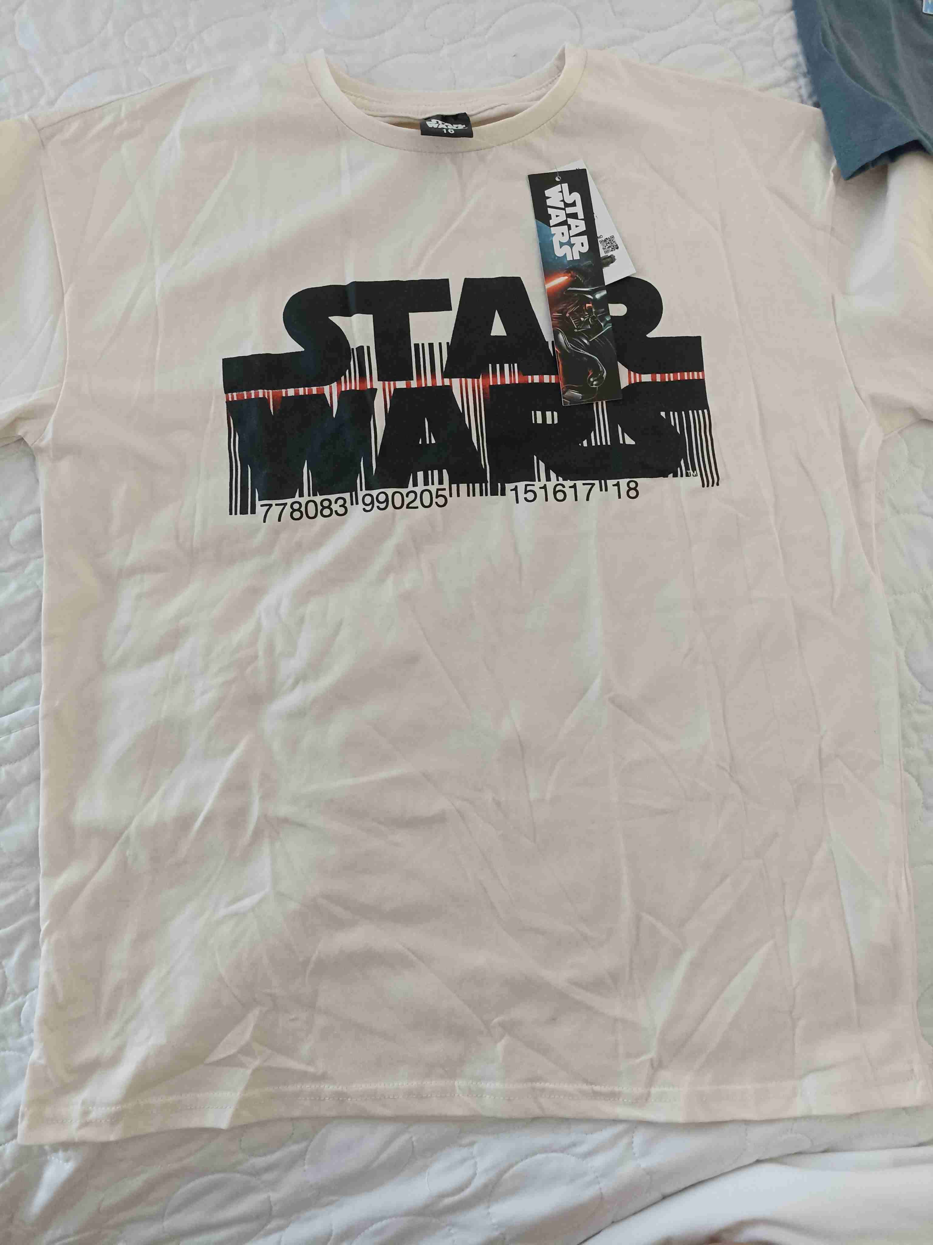 Polera Star Wars con etiqueta