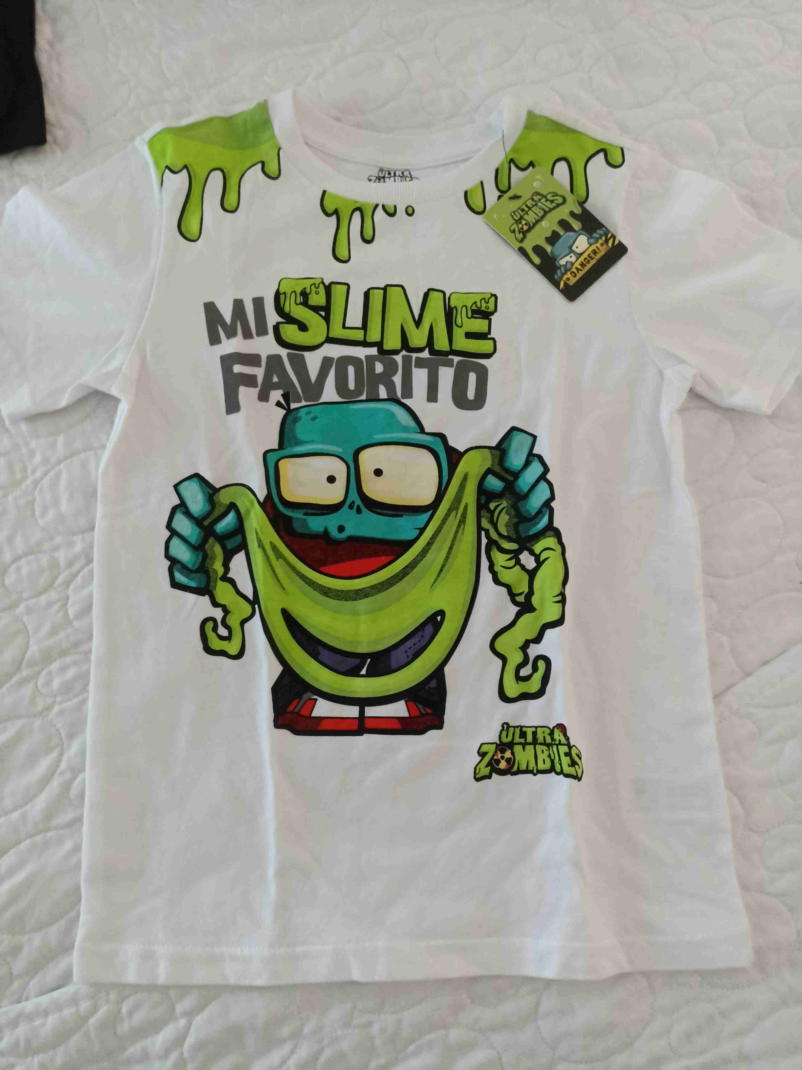 Polera Ultra Zombies con diseño slime