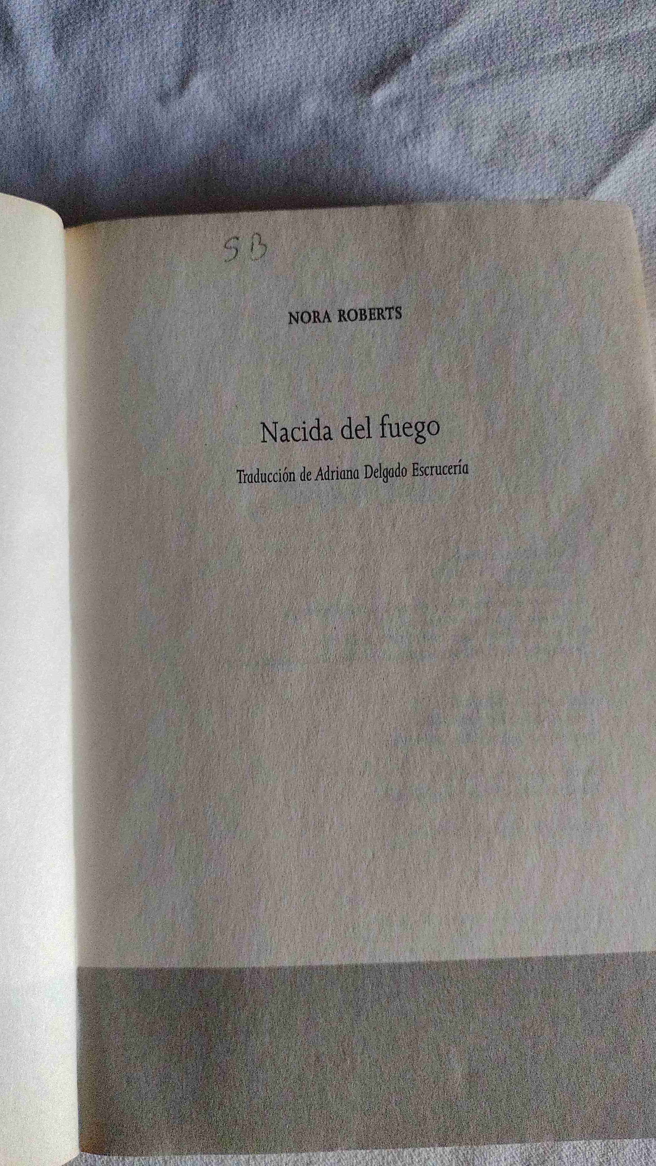 Libro "Nacida del Fuego" - miniatura 2