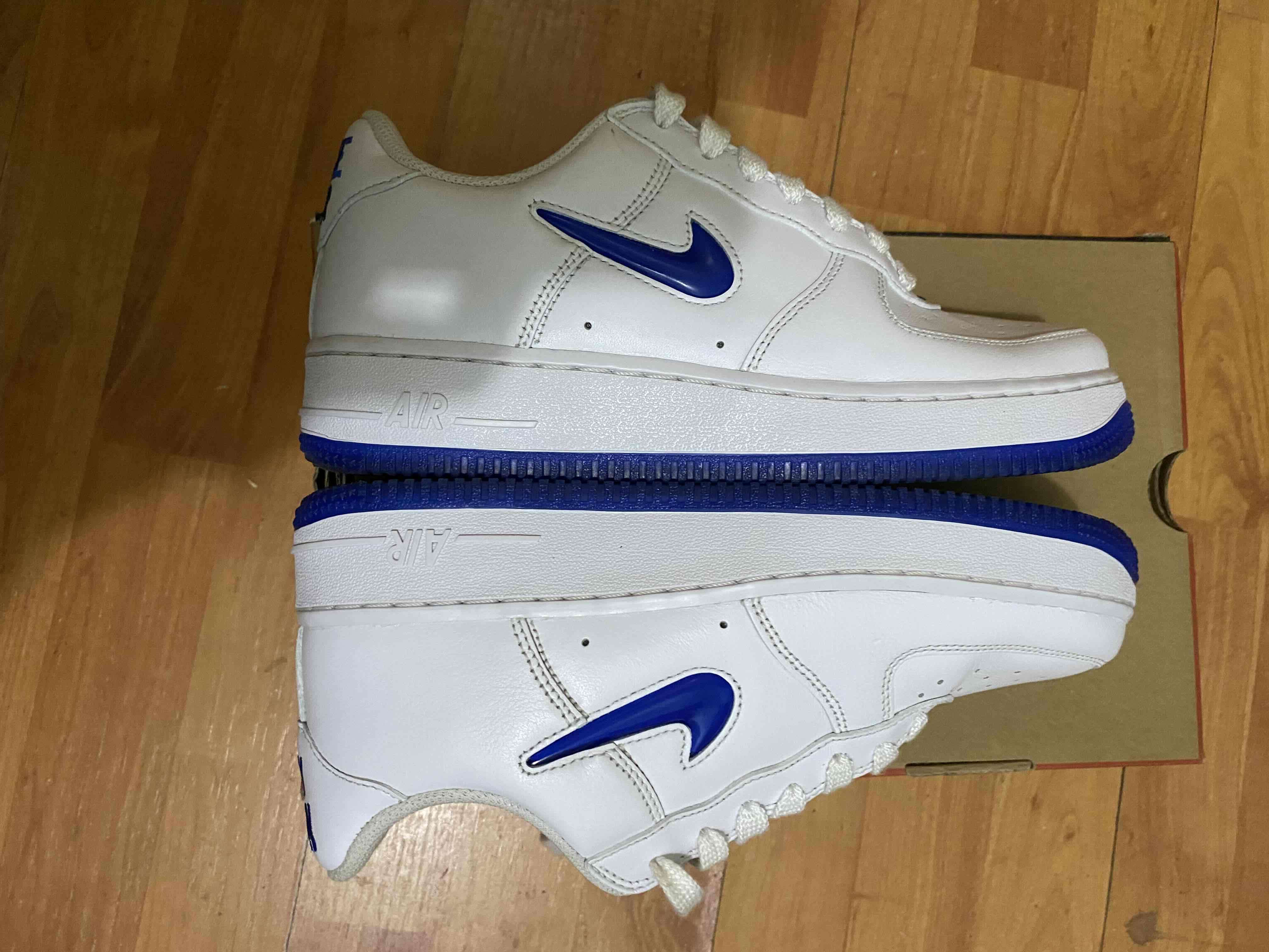 Zapatillas Nike Air blancas y azules - miniatura 2