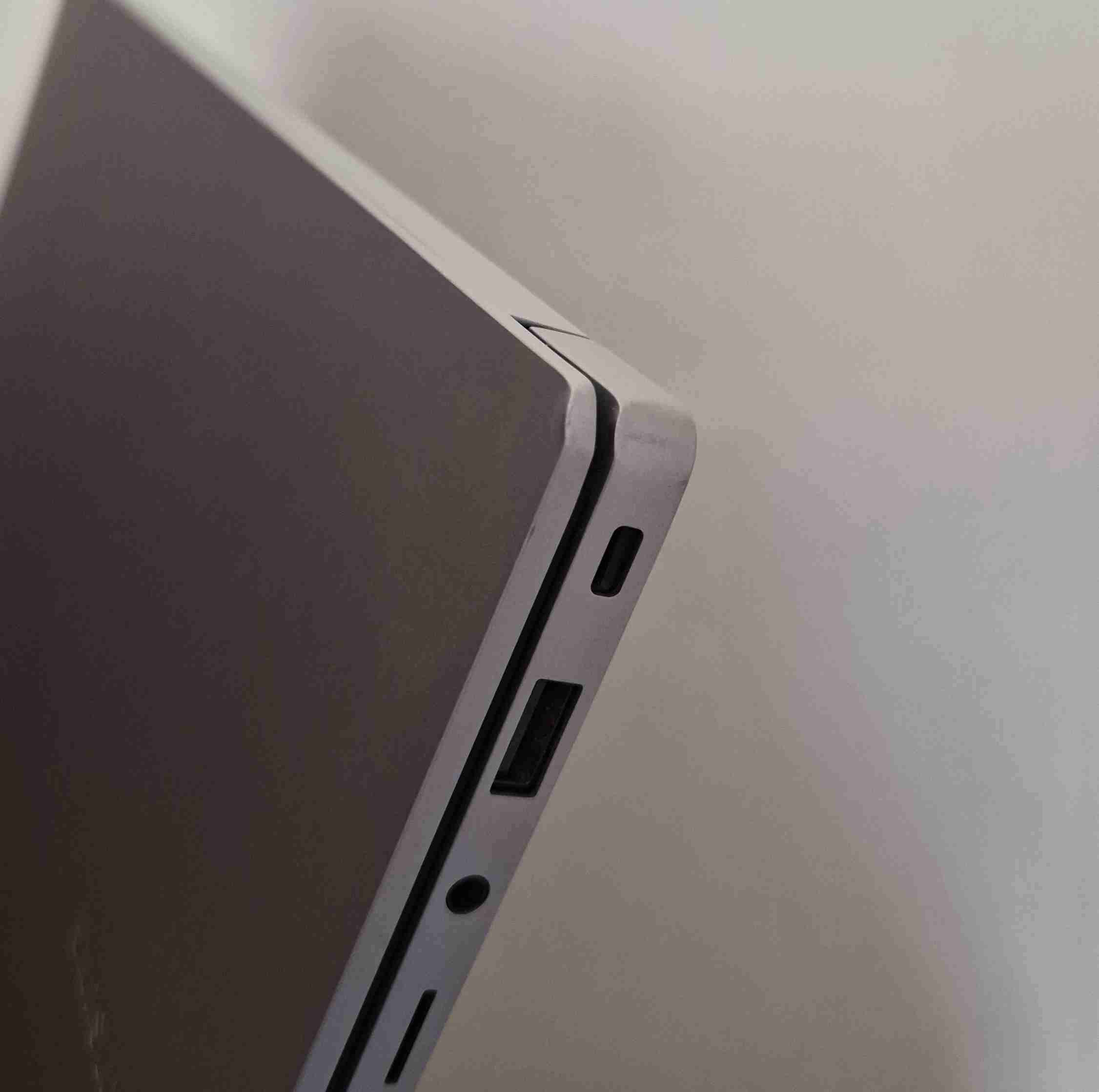 Laptop Samsung con pantalla grande - miniatura 6