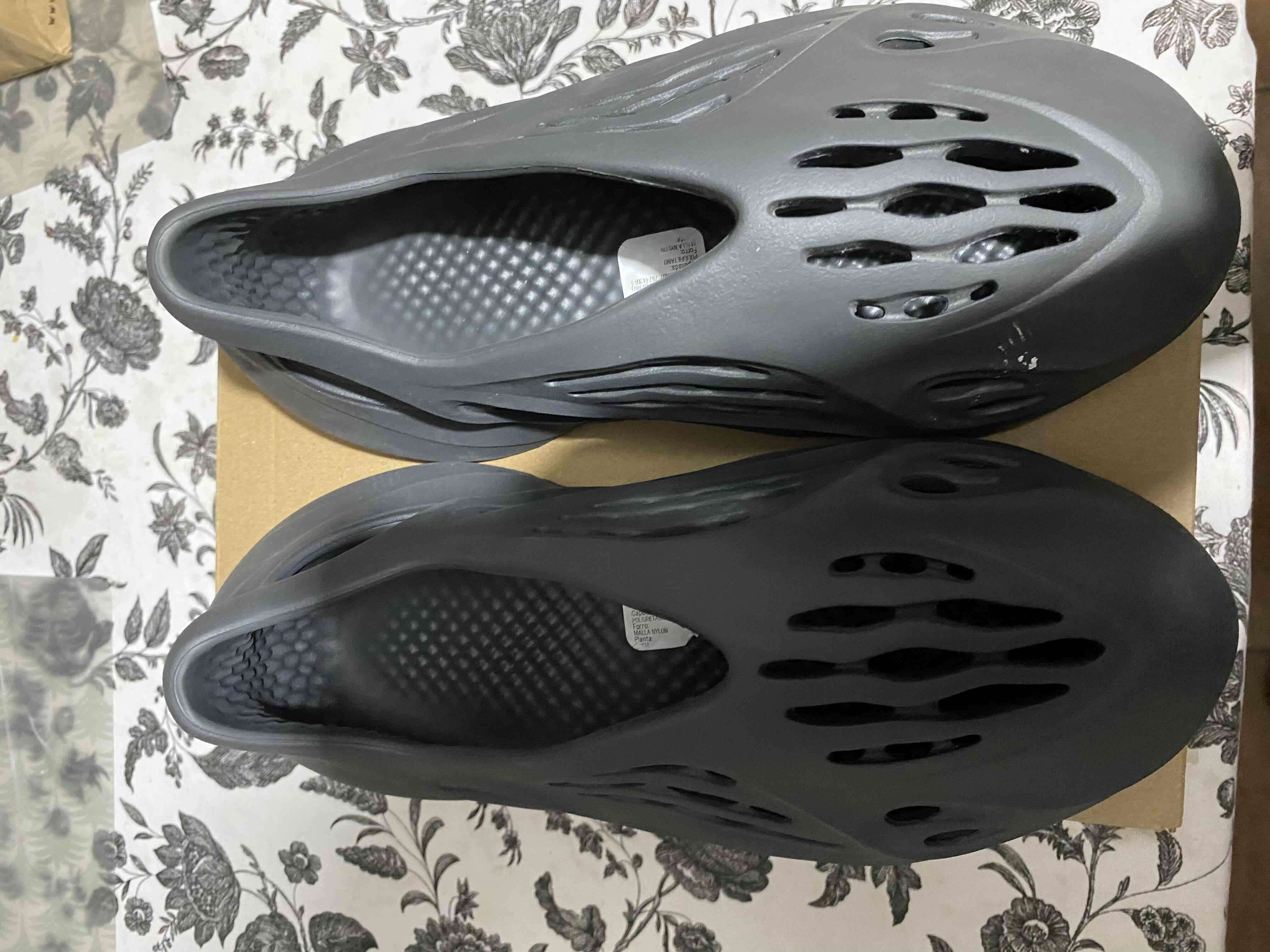 Zapatillas yzy negras