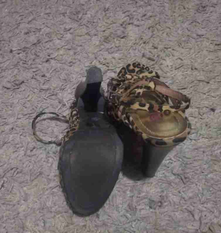 Tacones estampados animal print talla 35. - miniatura 3