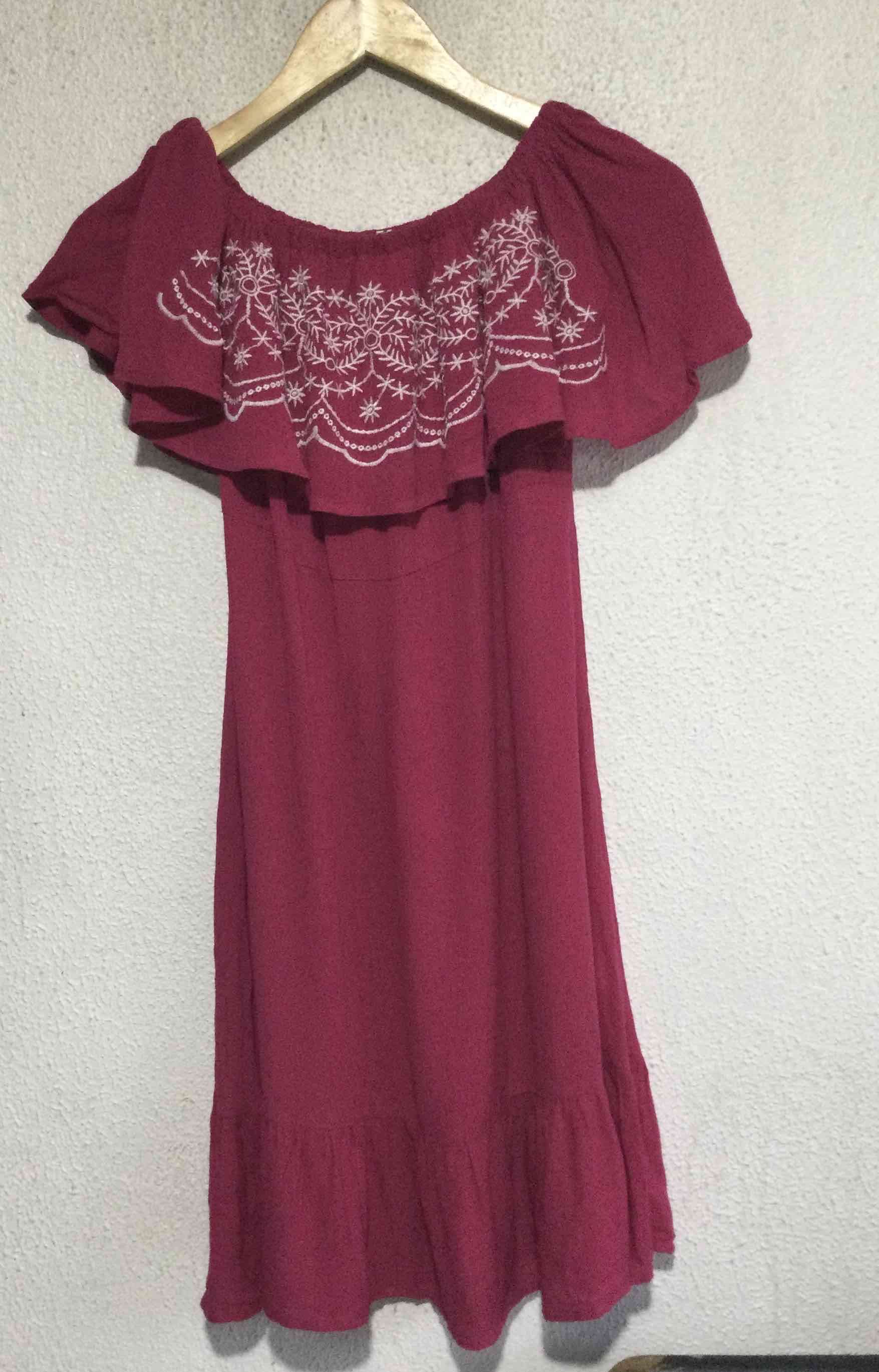 Vestido fucsia con cuello bordado - miniatura 2