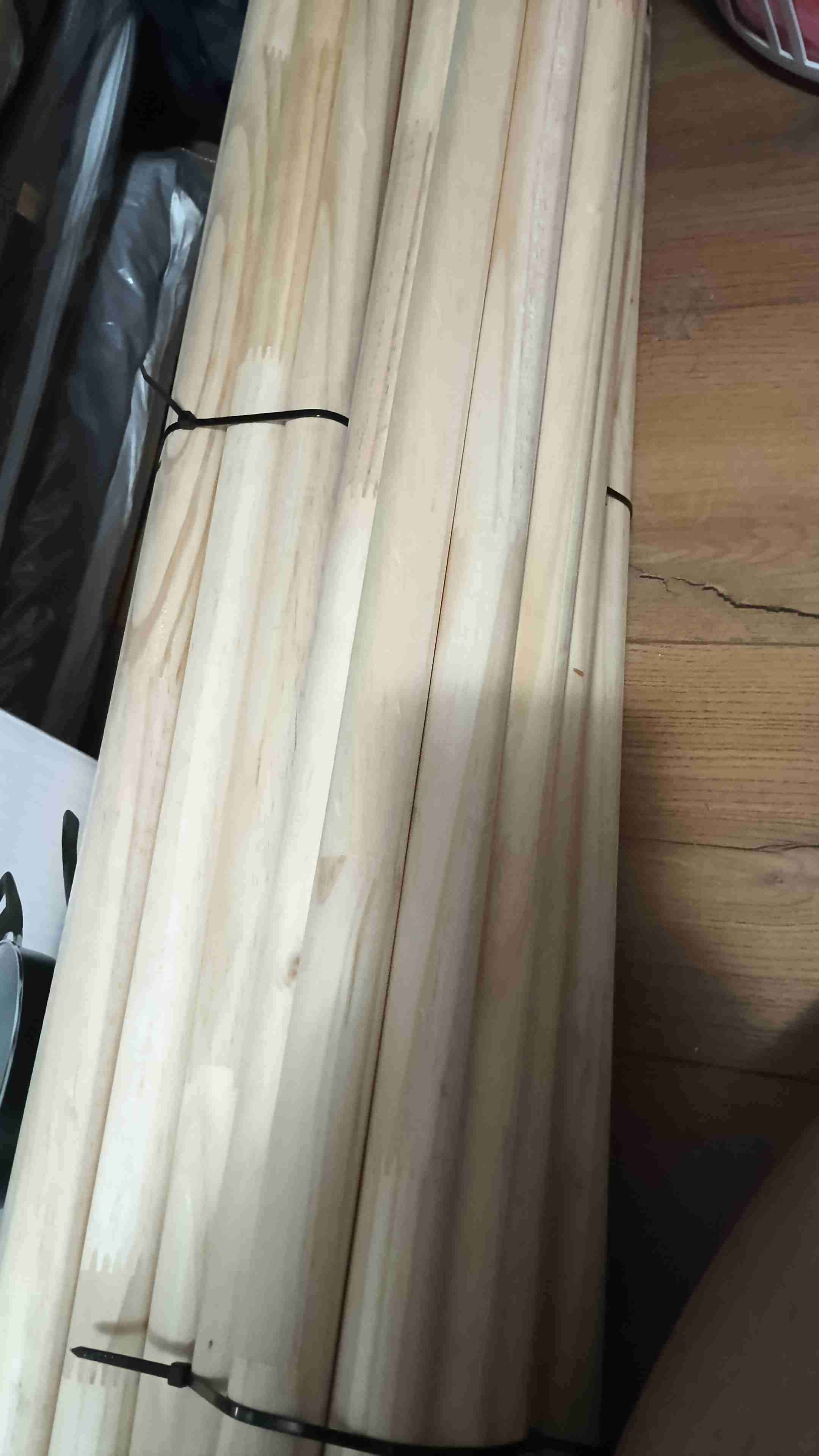 Conjunto de varillas de madera