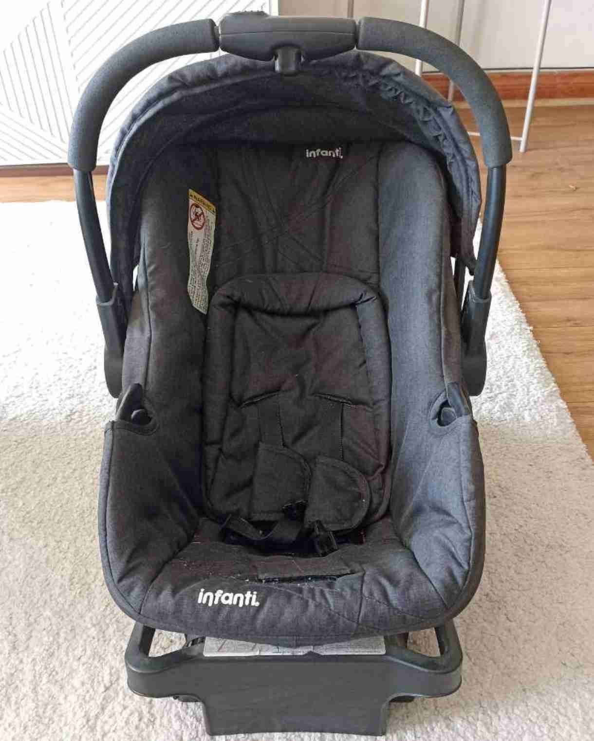 Silla de auto infantil negra - miniatura 4