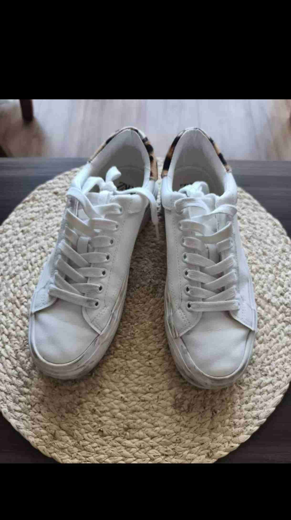 Zapatillas blancas con animal print - miniatura 2