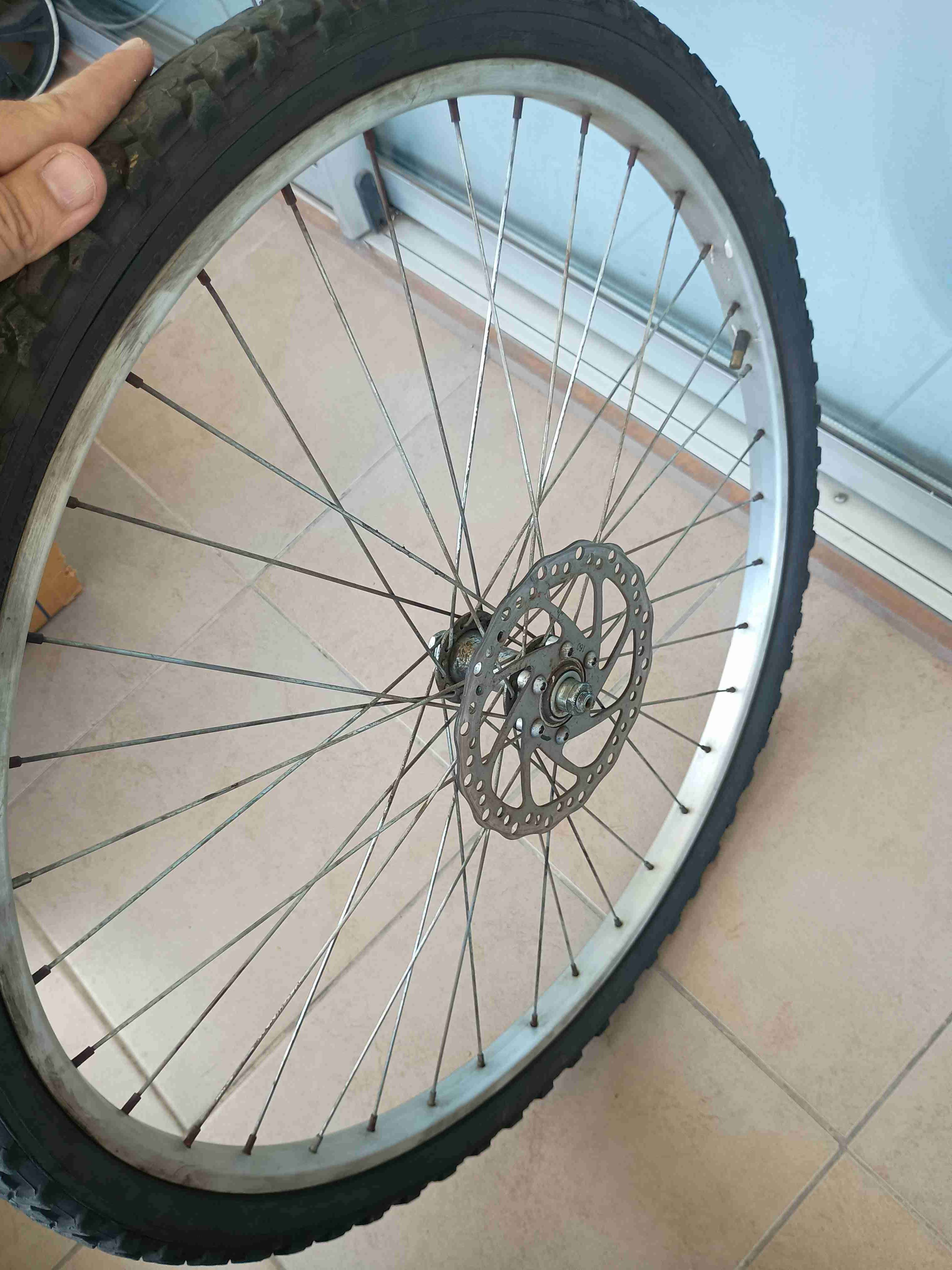 Rueda trasera de bicicleta - miniatura 3