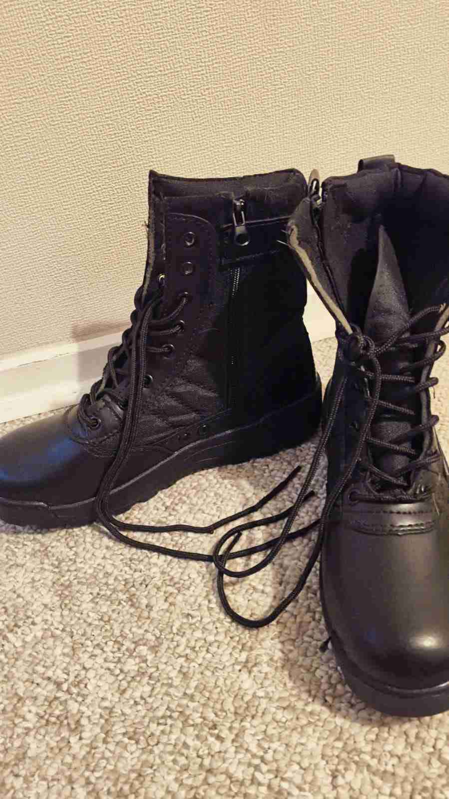 Botas negras de combate