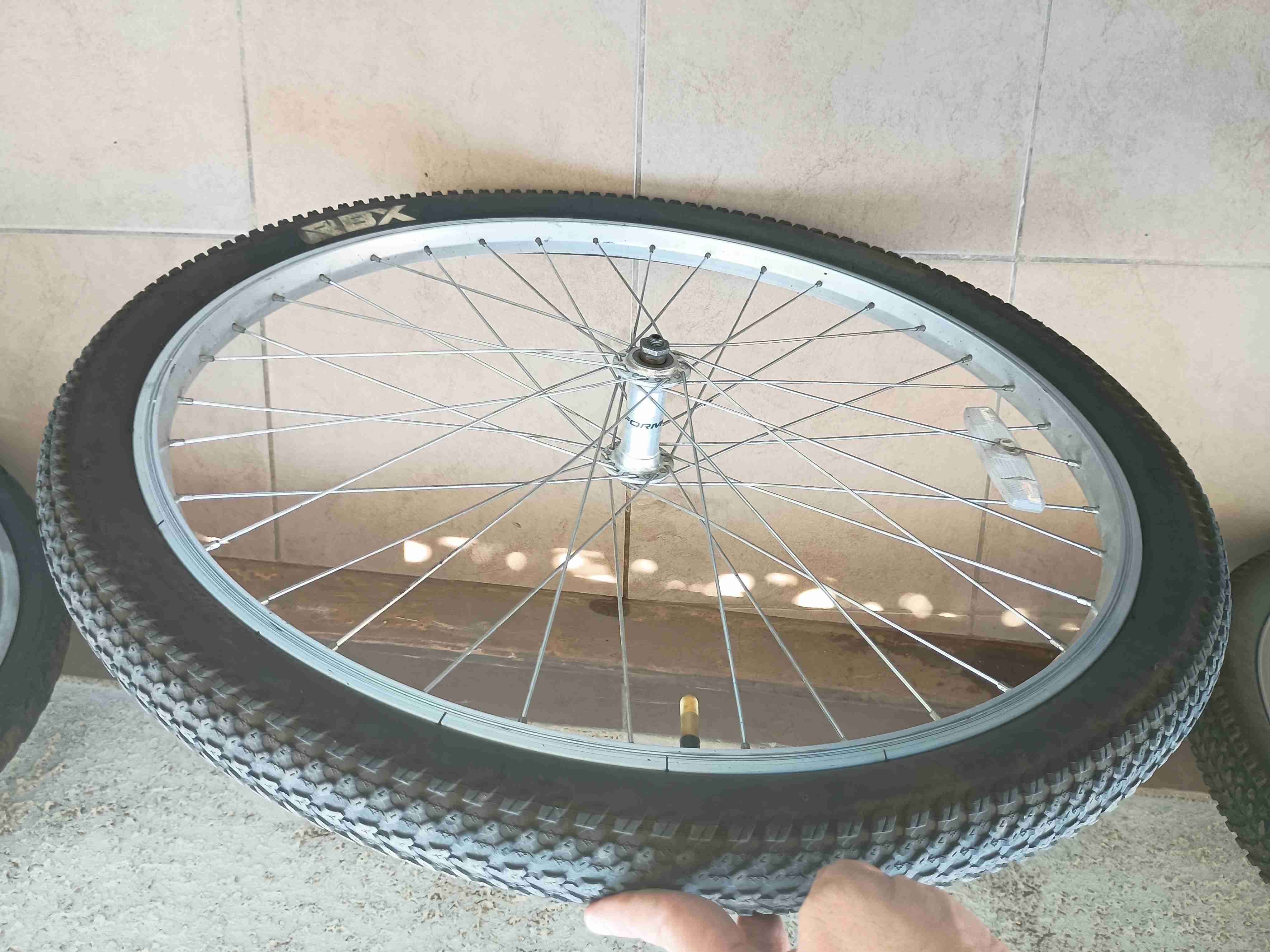 Rueda trasera de bicicleta - miniatura 3