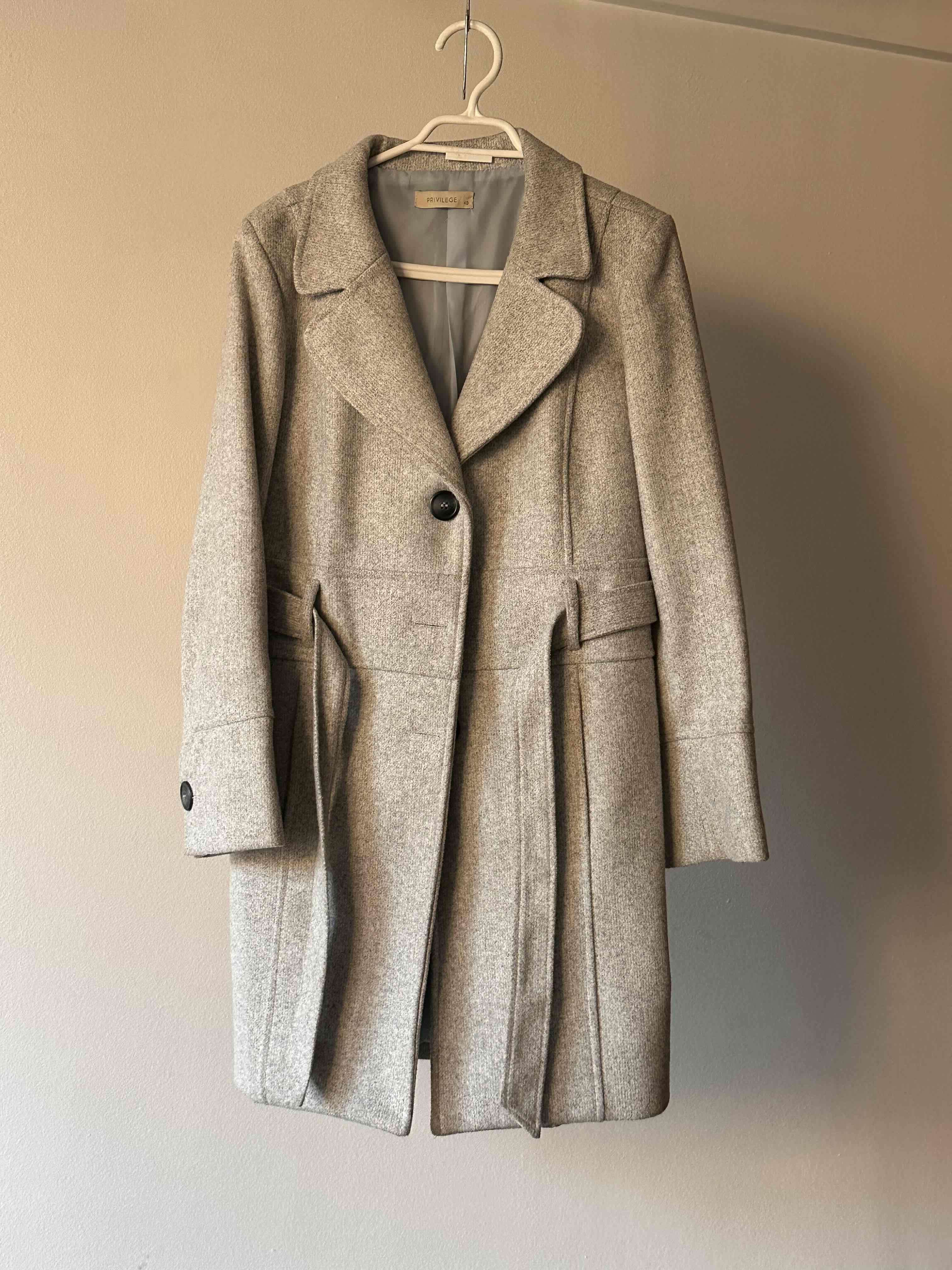Abrigo gris claro Privilege M