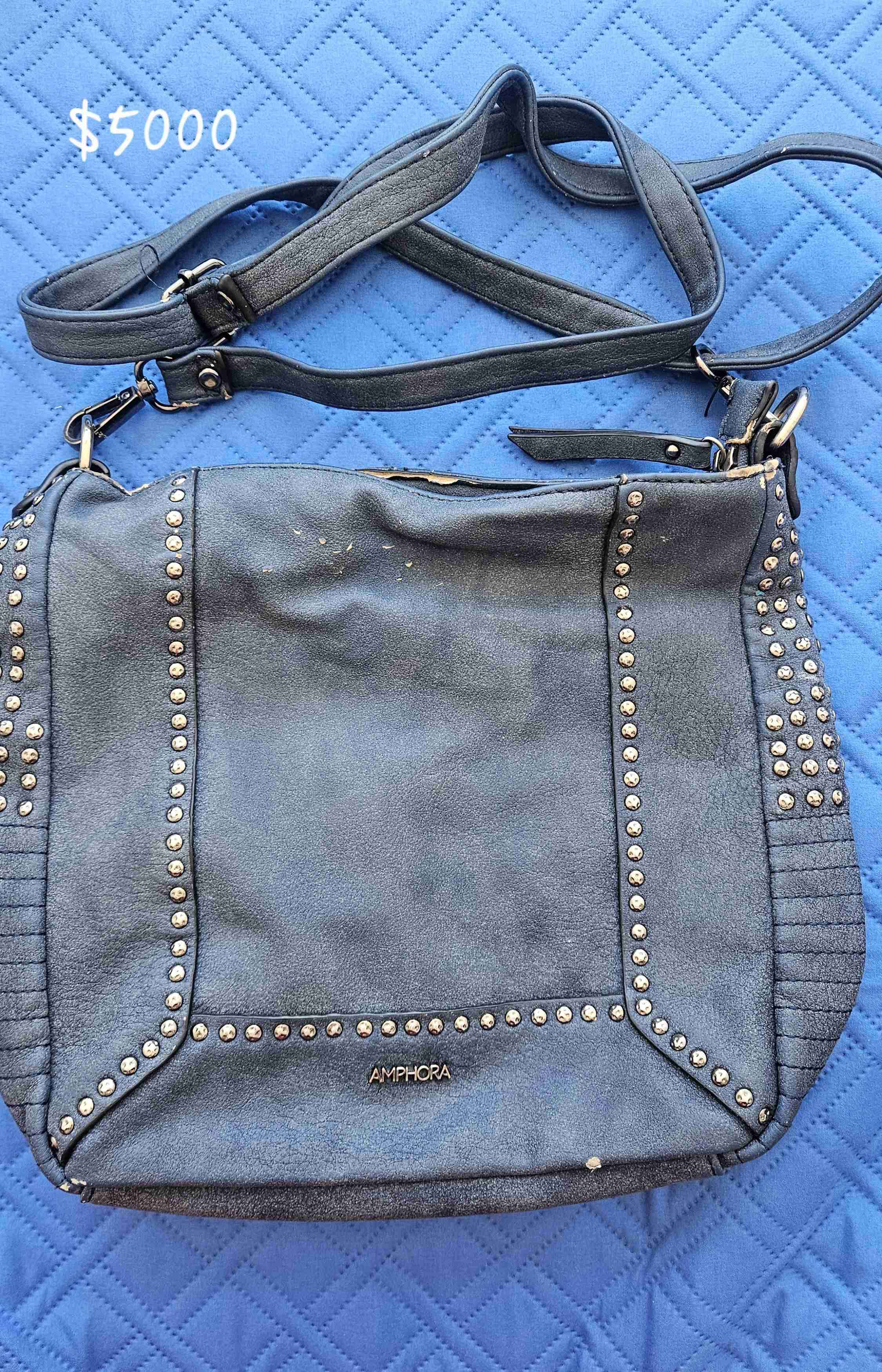 Cartera Amphora con tachas