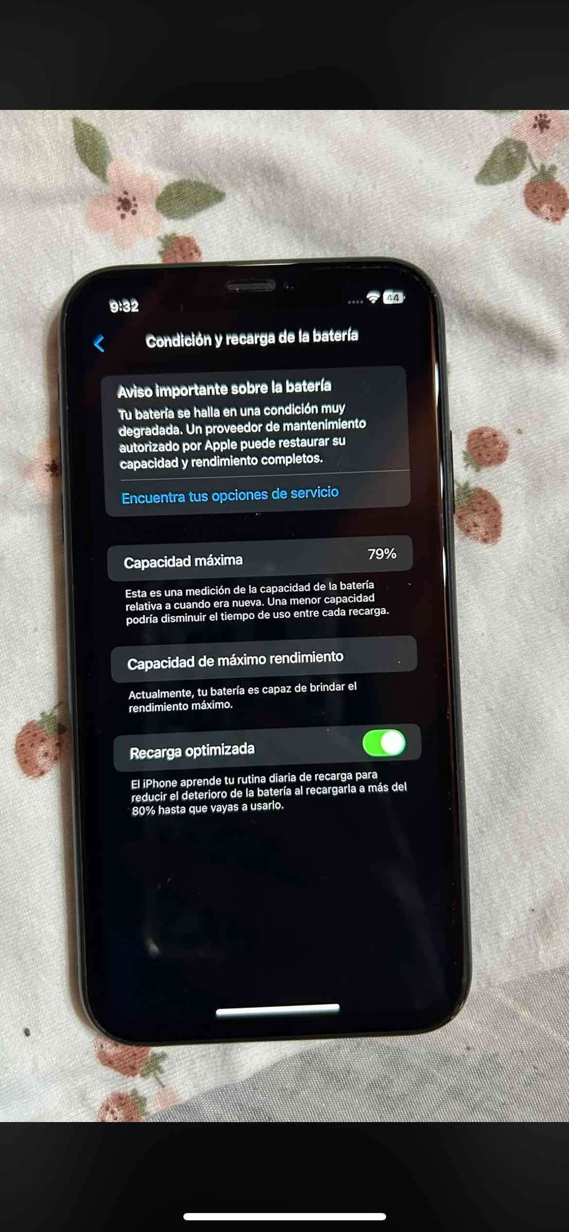 iPhone negro con cámara principal - miniatura 4