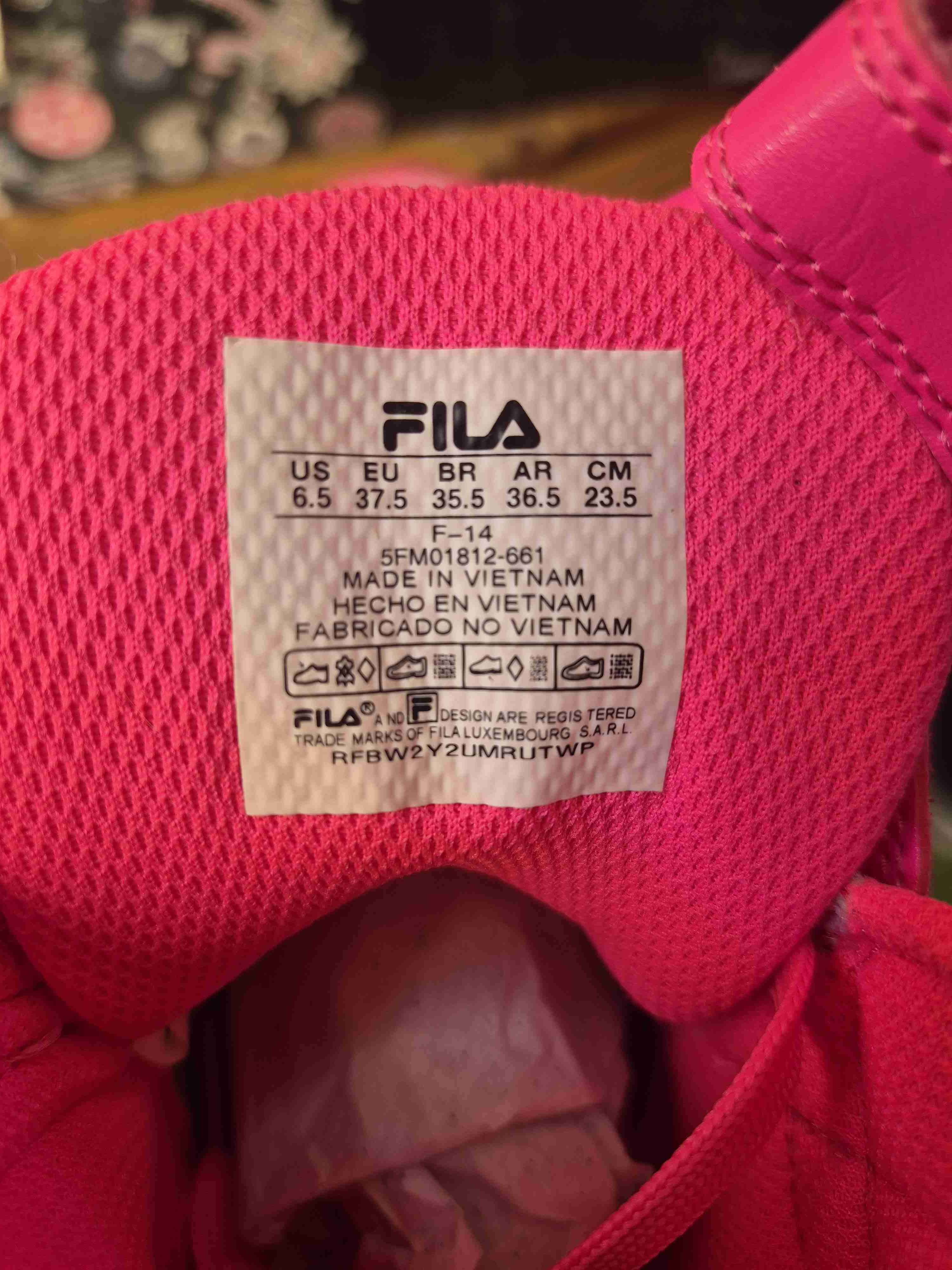Zapatillas Fila rosadas talla 37