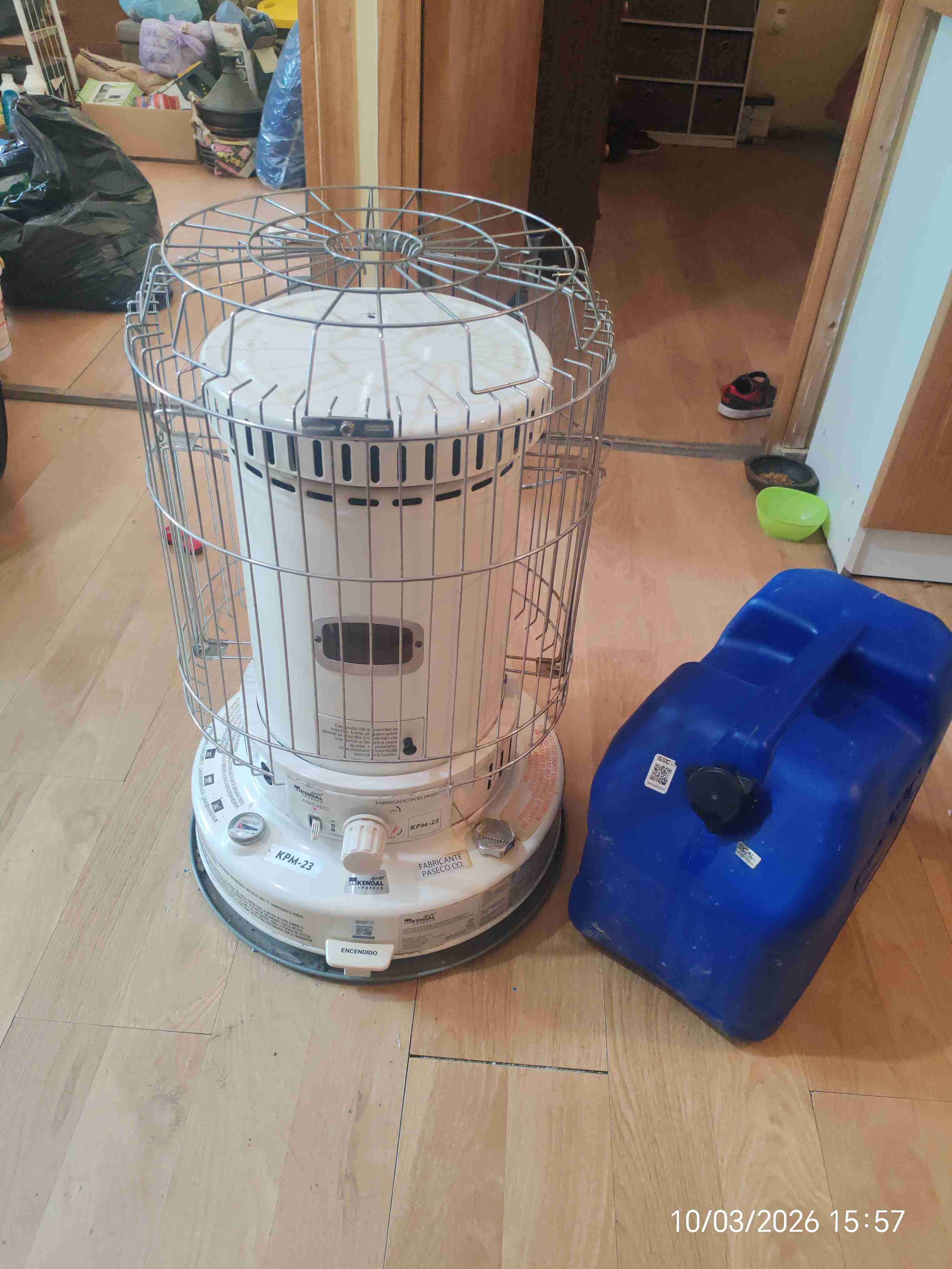 Calefactor a parafina con bidón