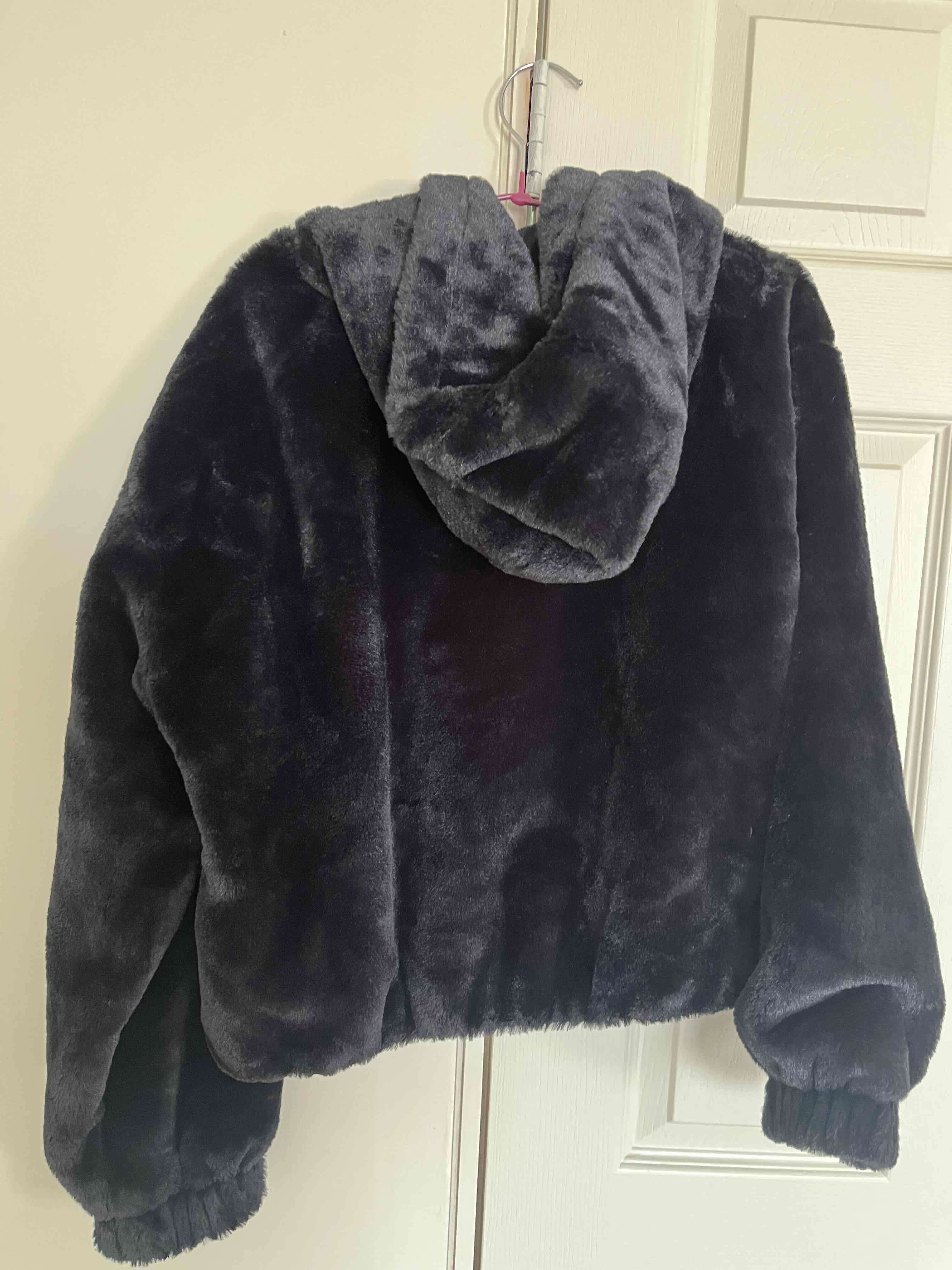 Chaqueta de piel sintética negra - miniatura 2