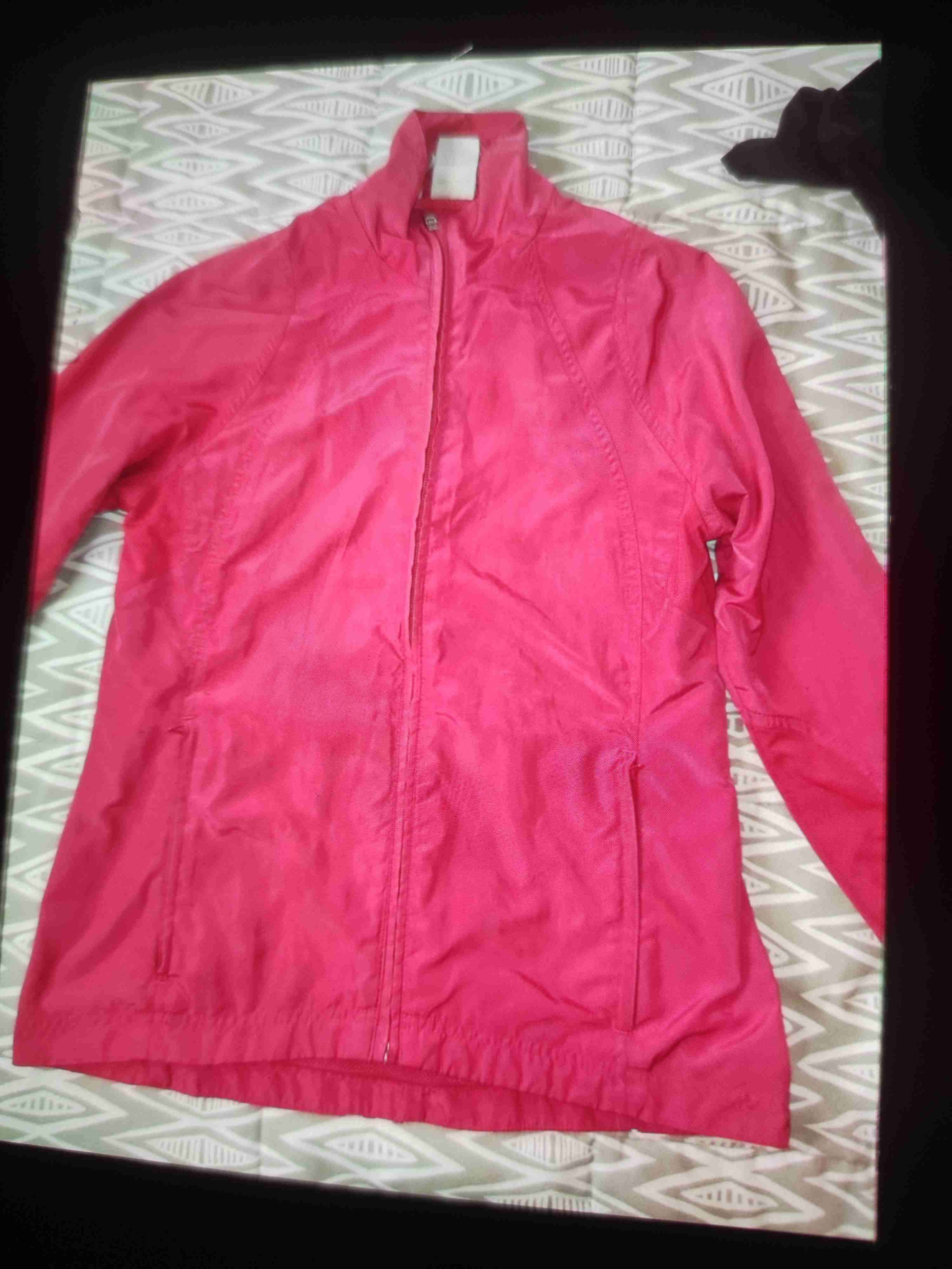 Chaqueta rosa deportiva