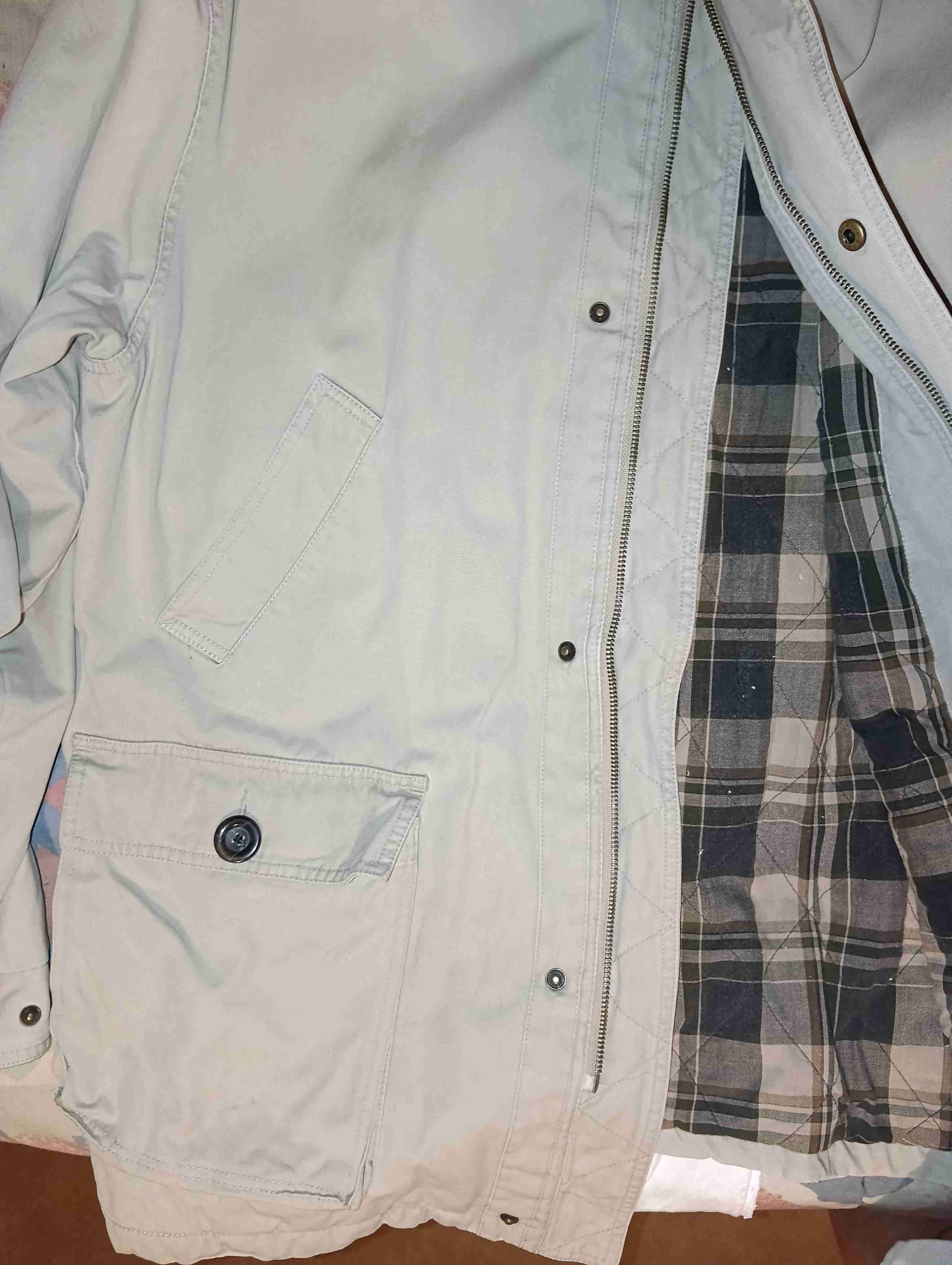 Chaqueta beige con cuello alto - miniatura 4