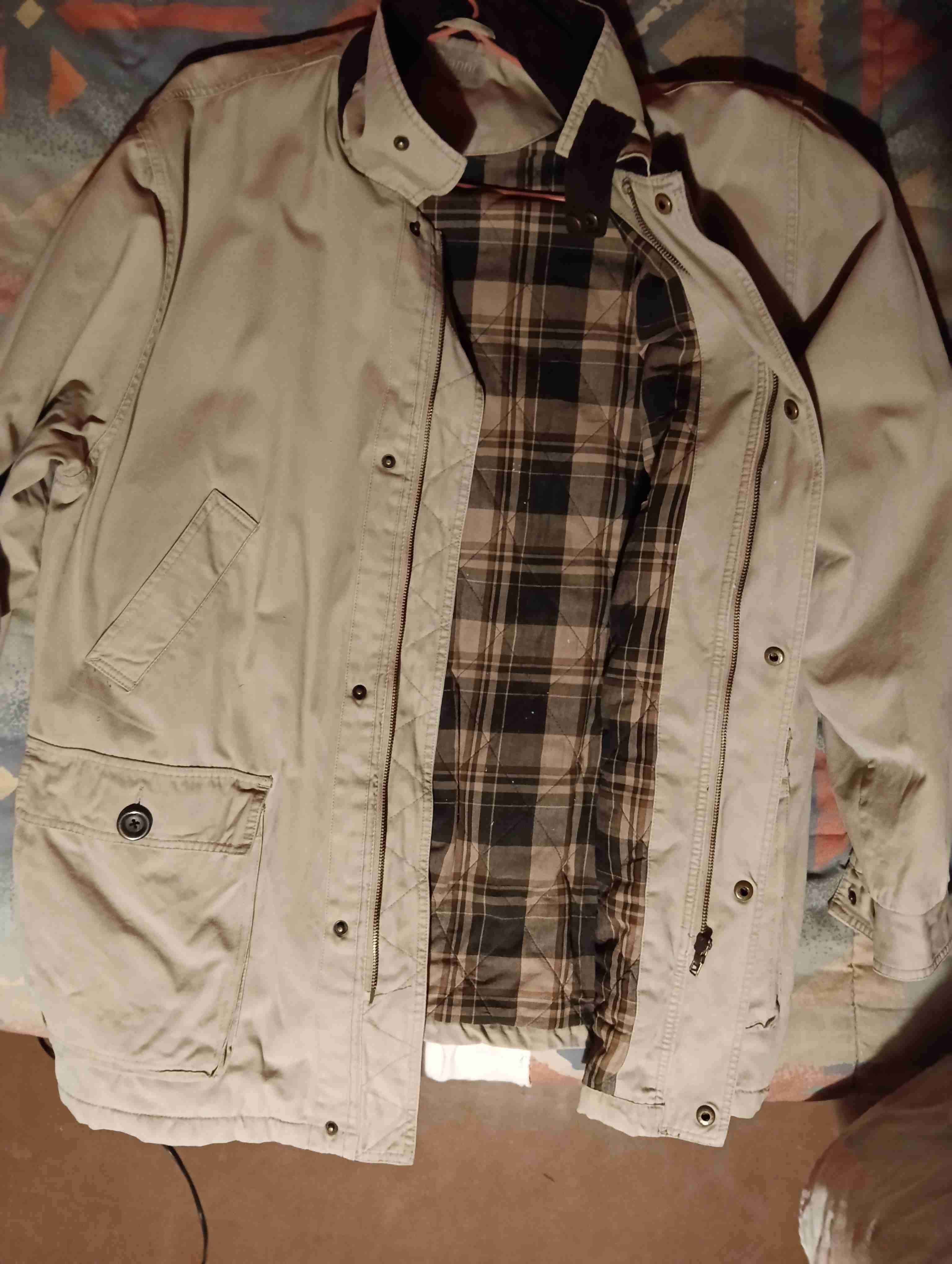 Chaqueta beige con cuello alto - miniatura 5