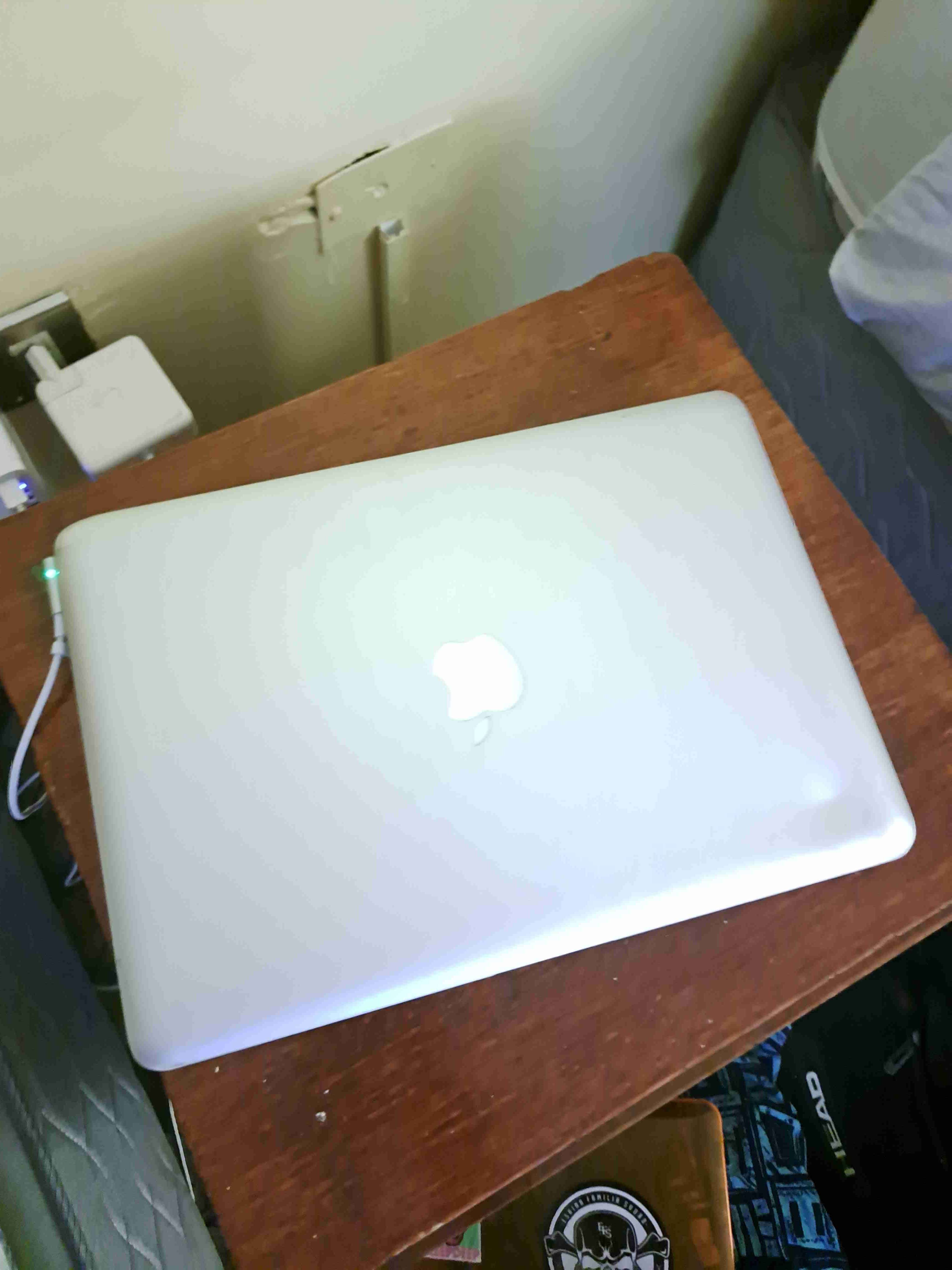 Laptop Apple MacBook Pro - miniatura 3