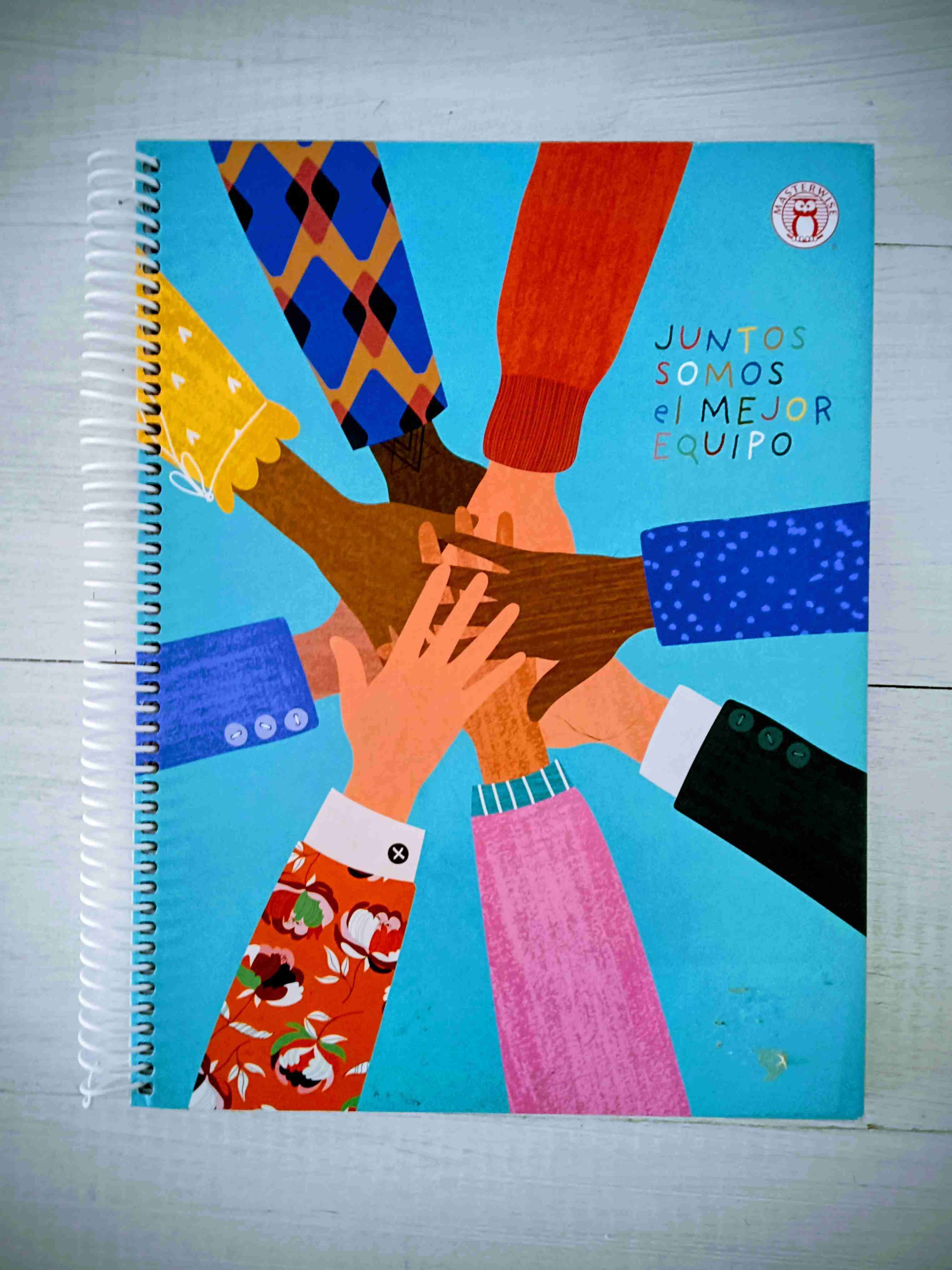 Cuaderno anillado diseño ilustrado