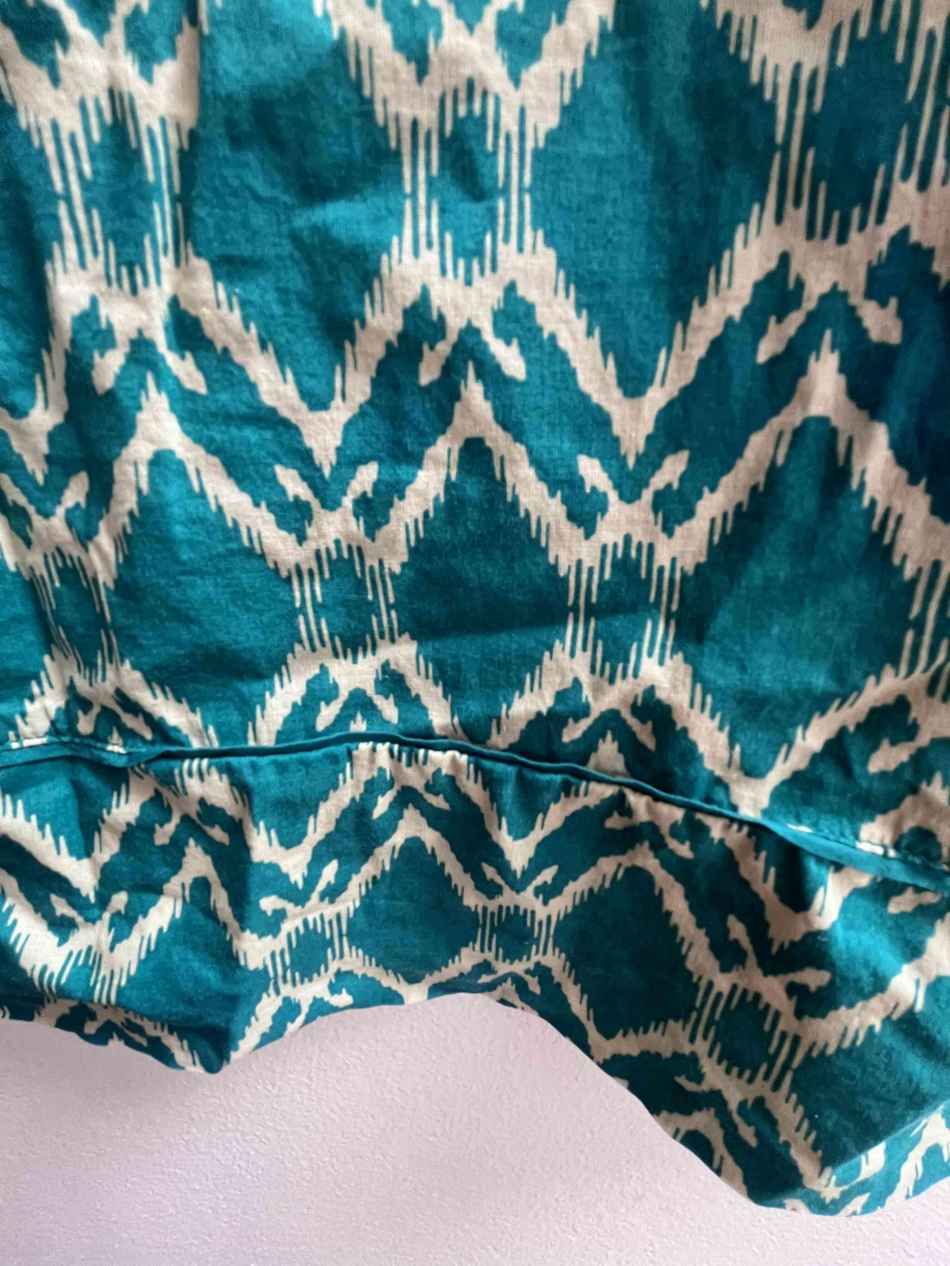 Blusa sin mangas azul estampada - miniatura 5