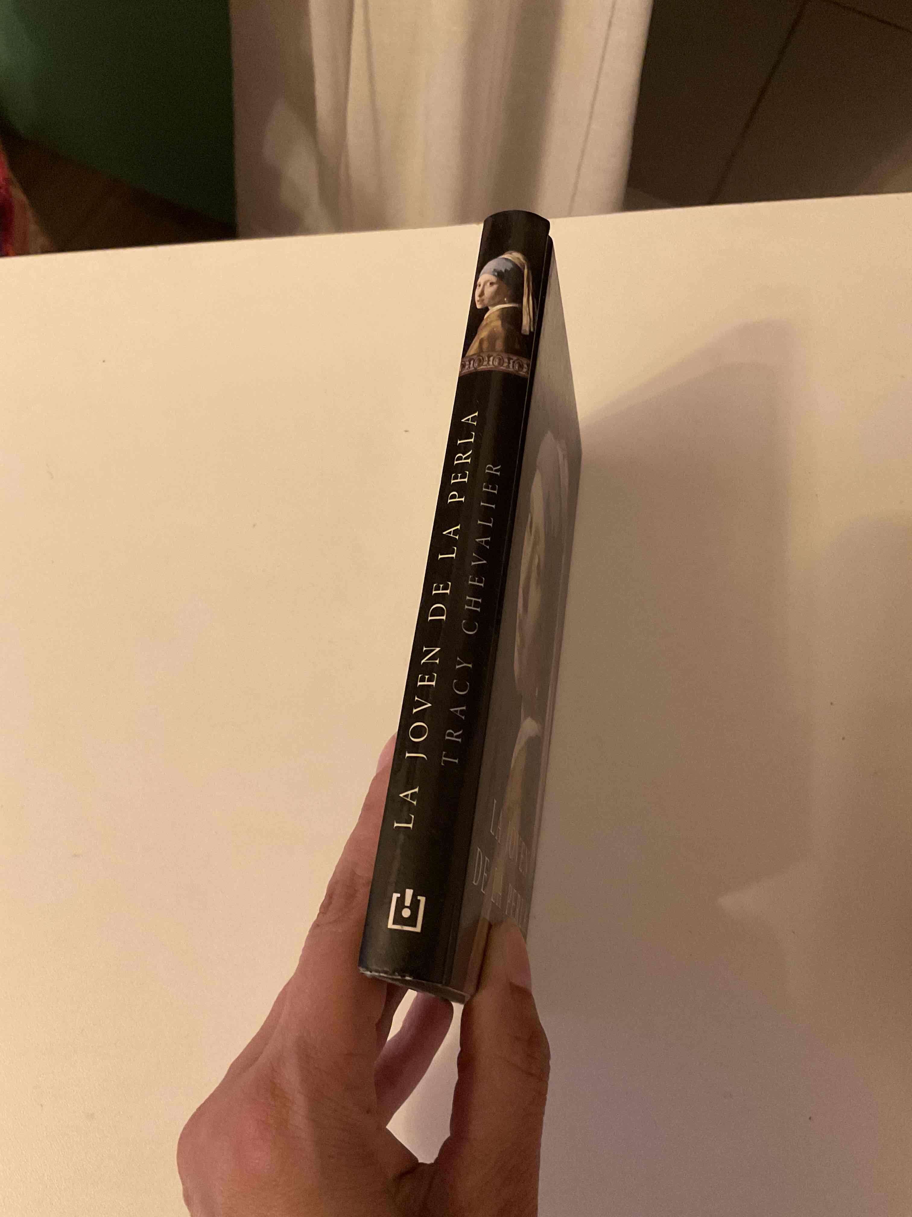 Libro 'La Joven de la Perla' - miniatura 3