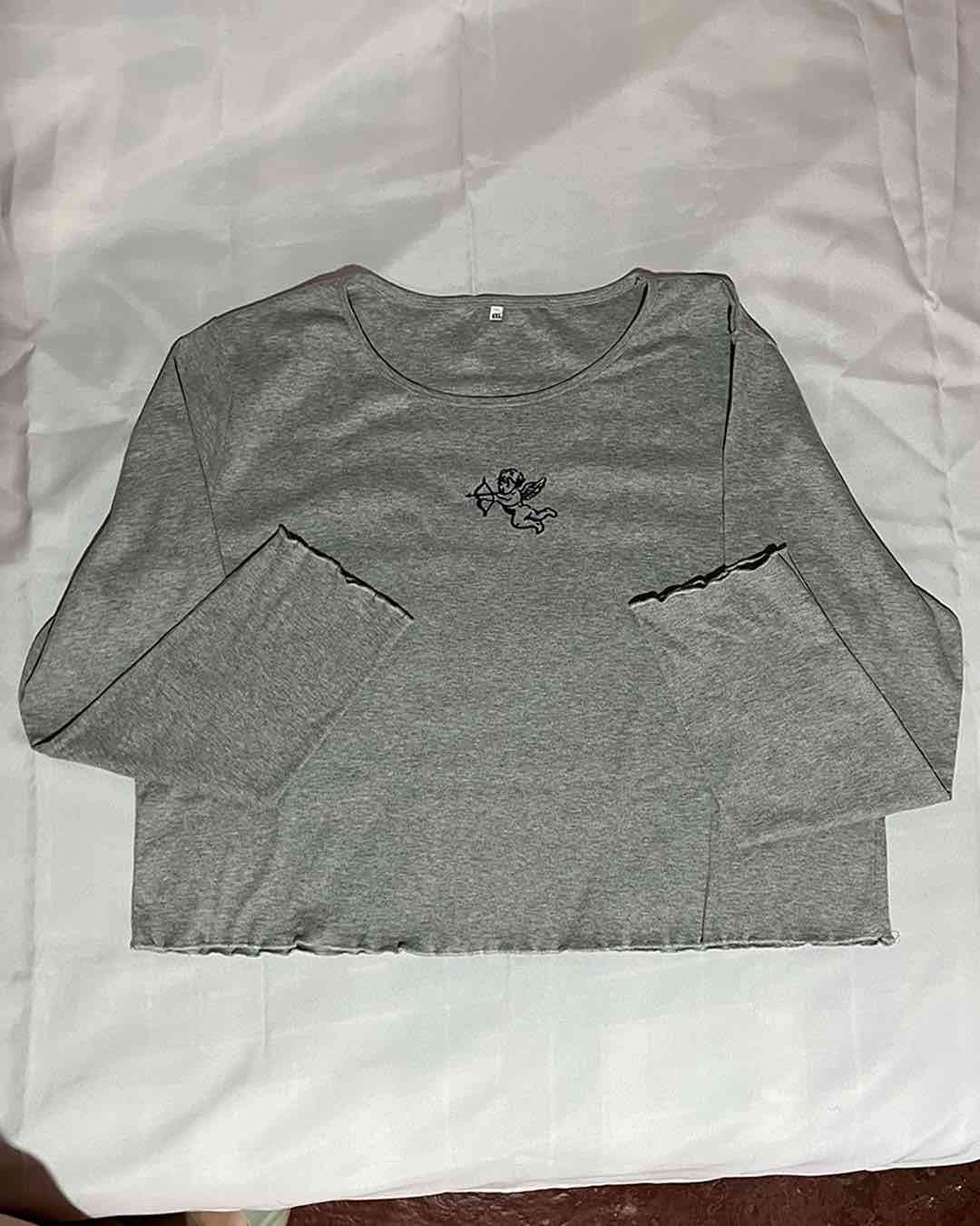 Polera gris con diseño ángel - 4XL