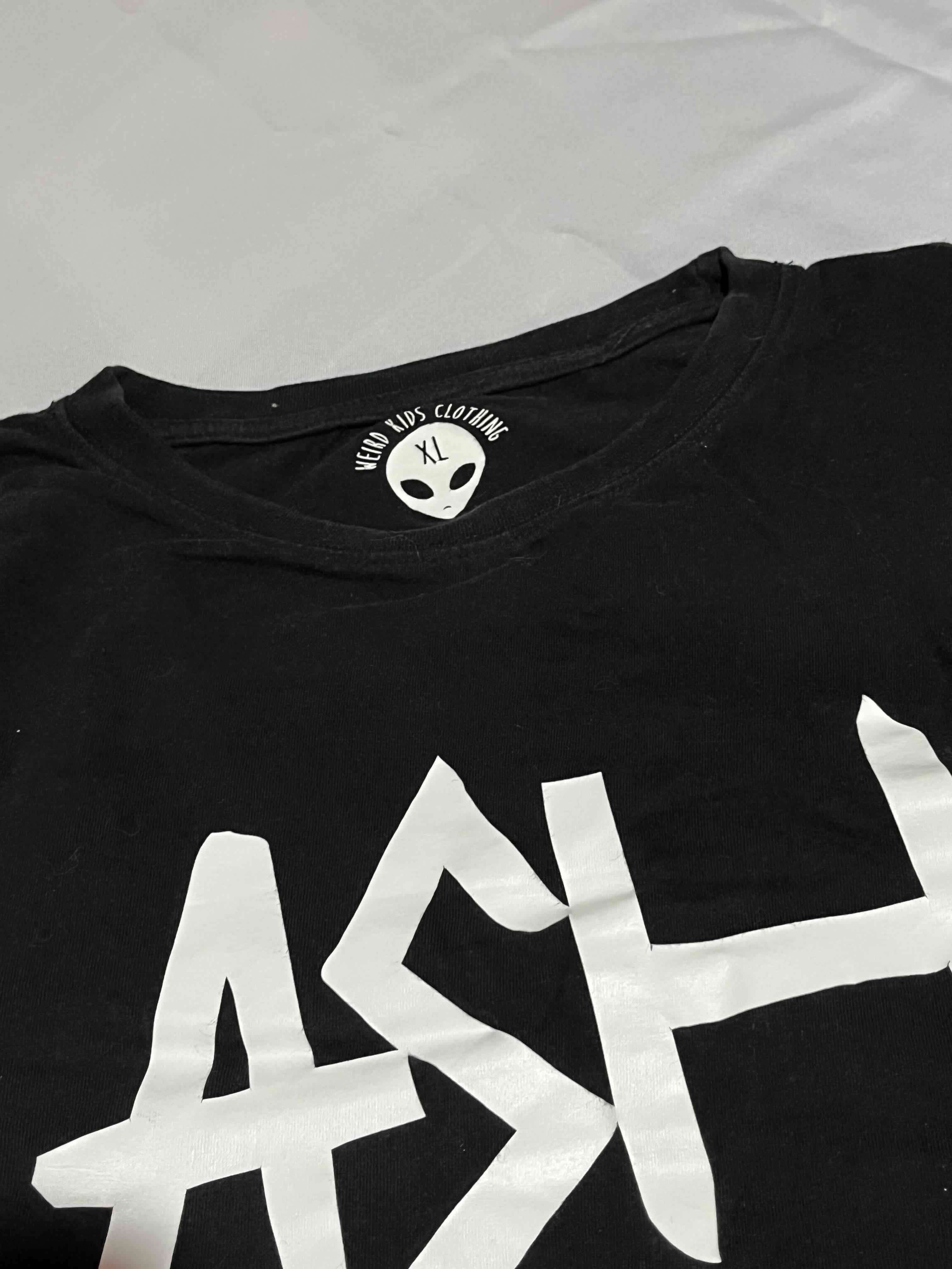 Polera negra 5 seconds of summer - miniatura 2