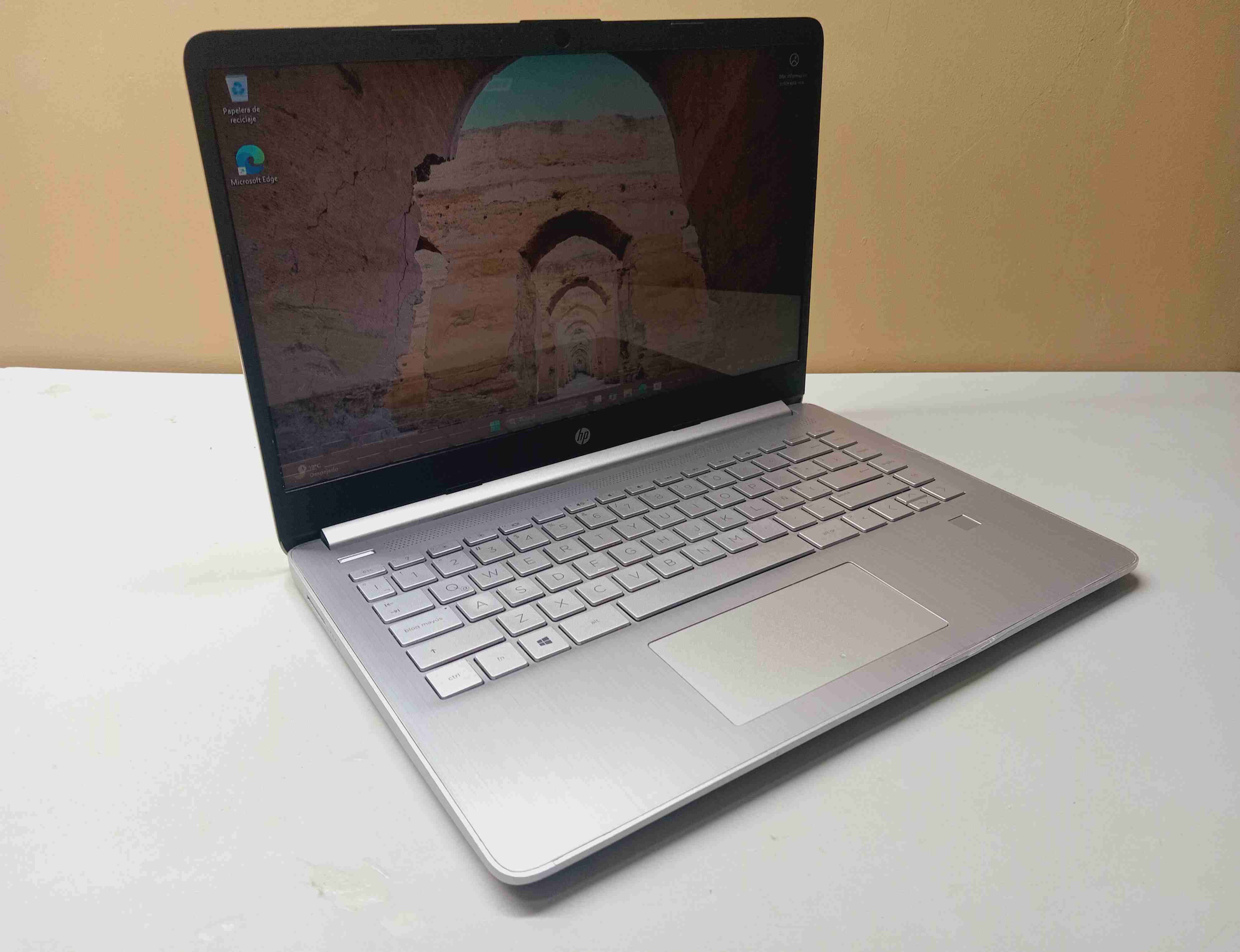 Notebook  HP 14 pulgadas plateada - miniatura 3