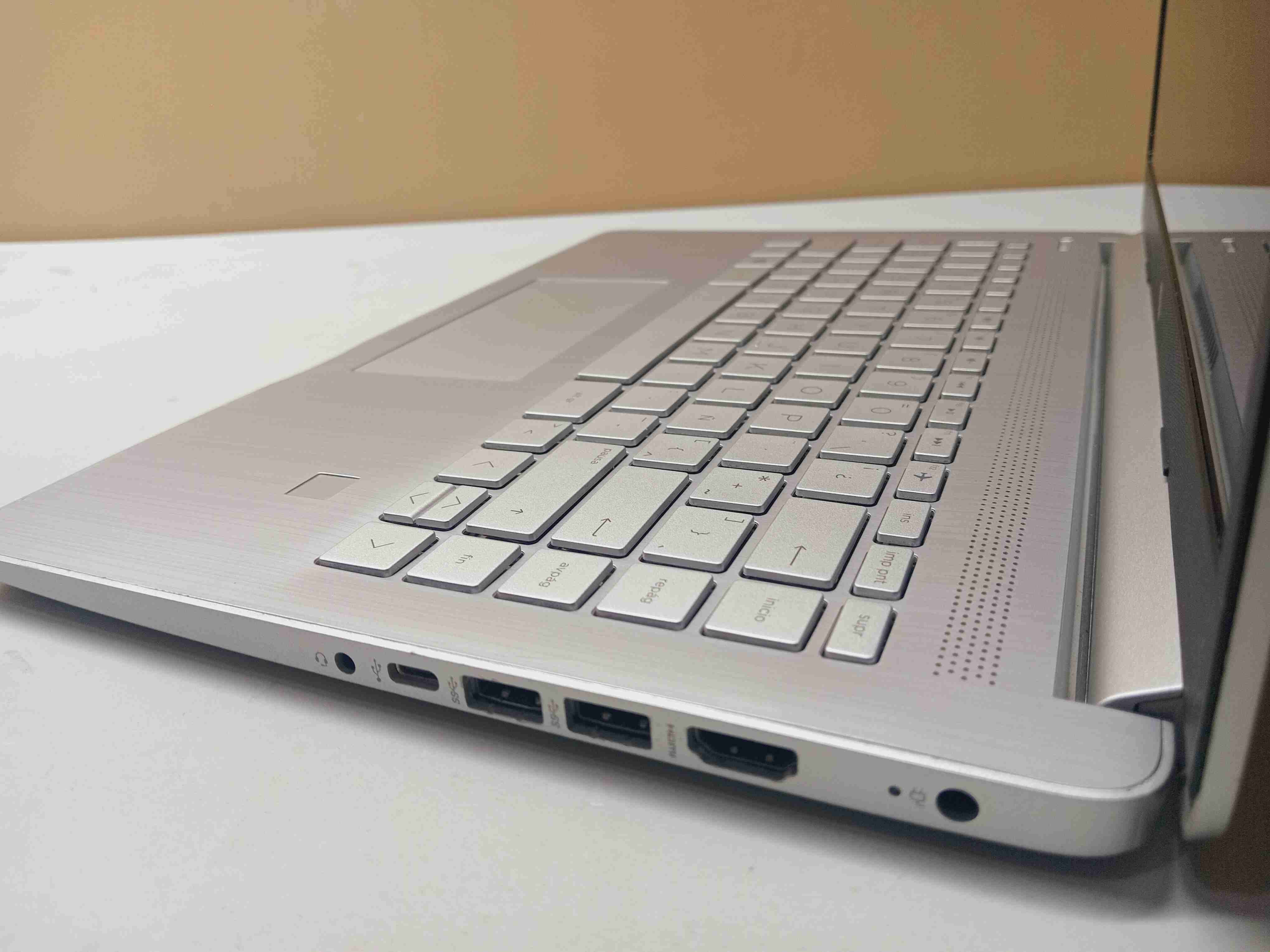 Notebook  HP 14 pulgadas plateada - miniatura 6