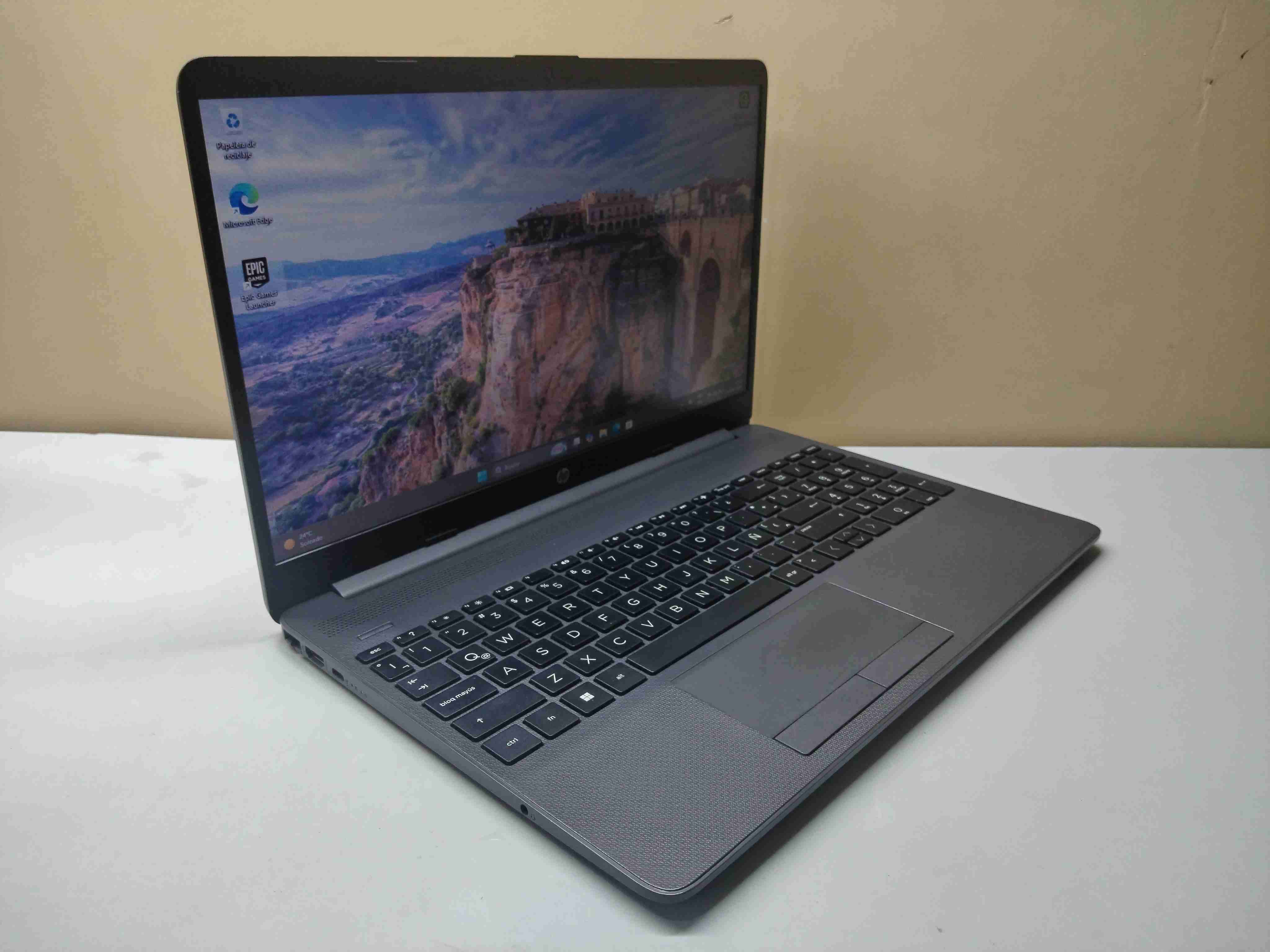 Notebook HP 255 G8 Semigamer Pantalla 15,6" - miniatura 3