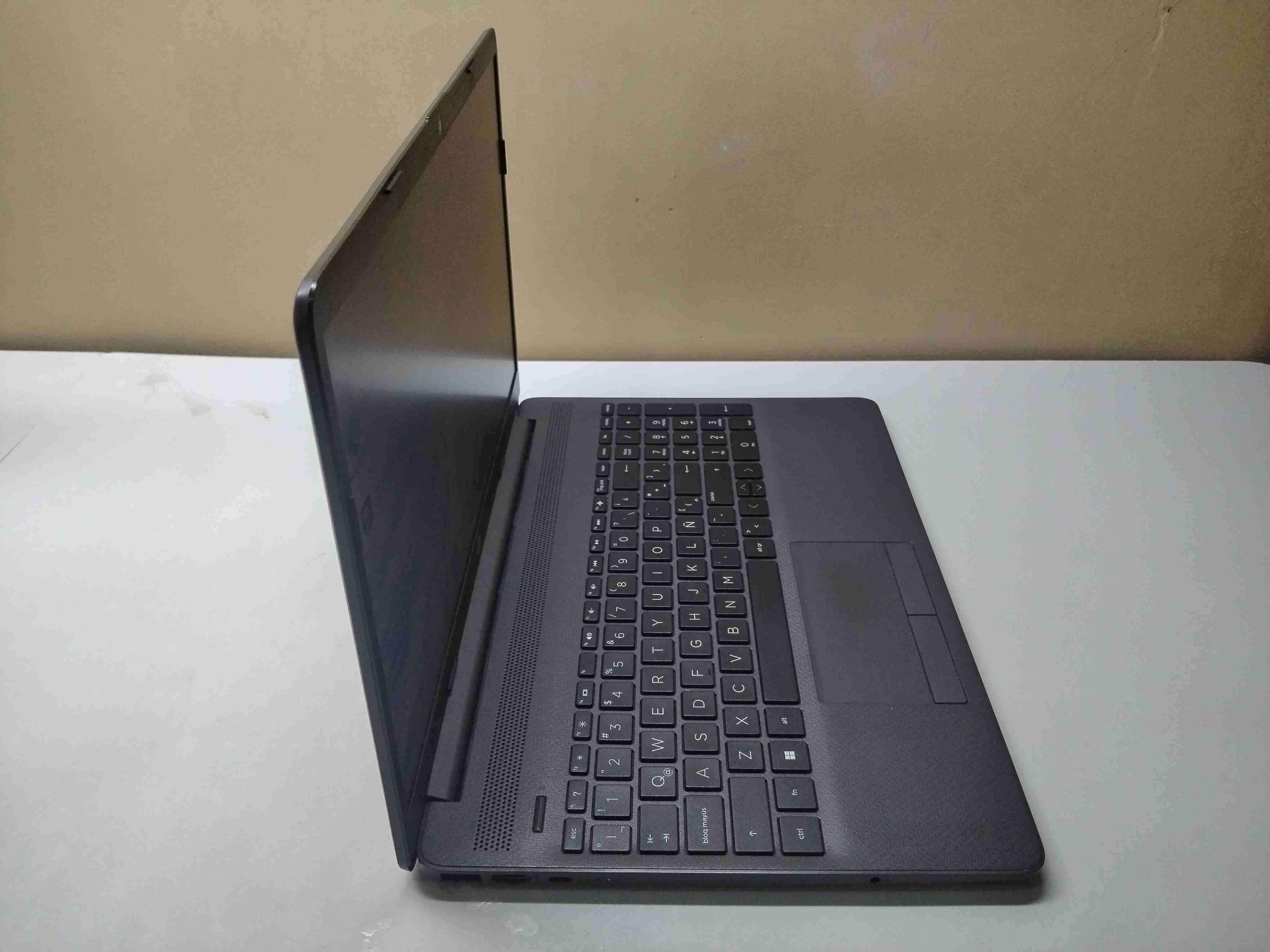 Notebook HP 255 G8 Semigamer Pantalla 15,6" - miniatura 5