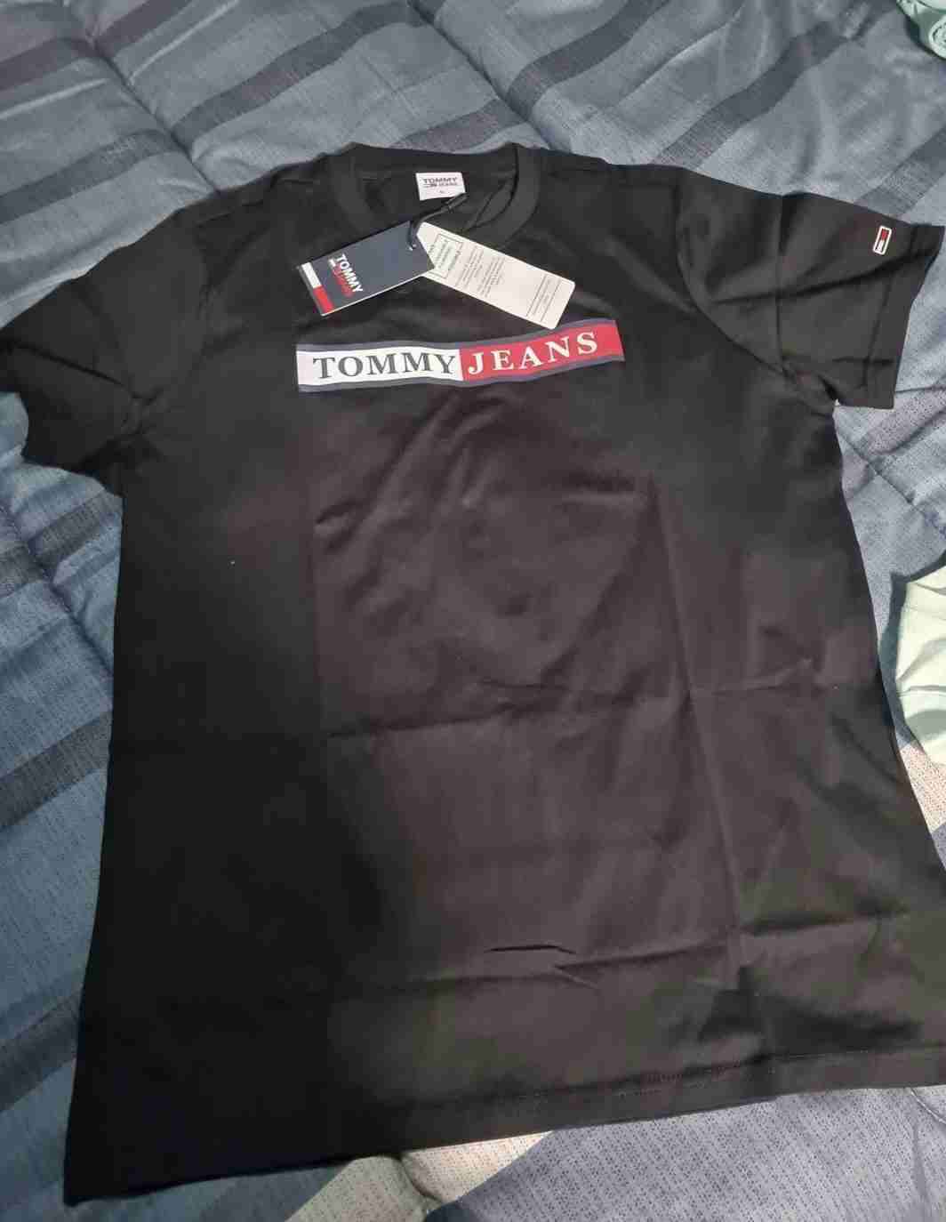 Polera Tommy Jeans negra