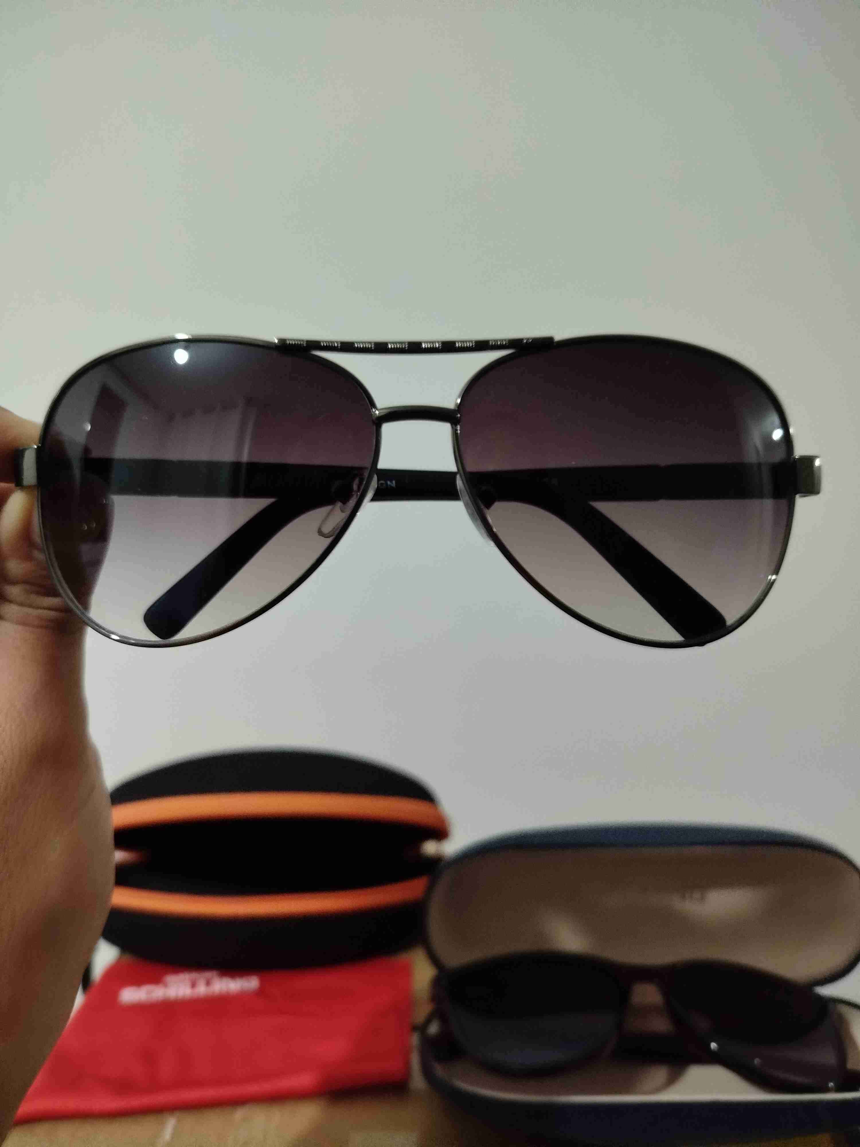 Gafas de sol aviador oscuras