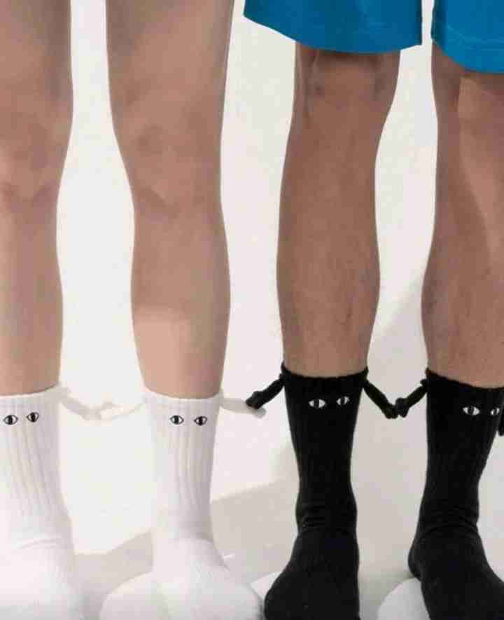 Calcetines largos con ojos bordados - 2