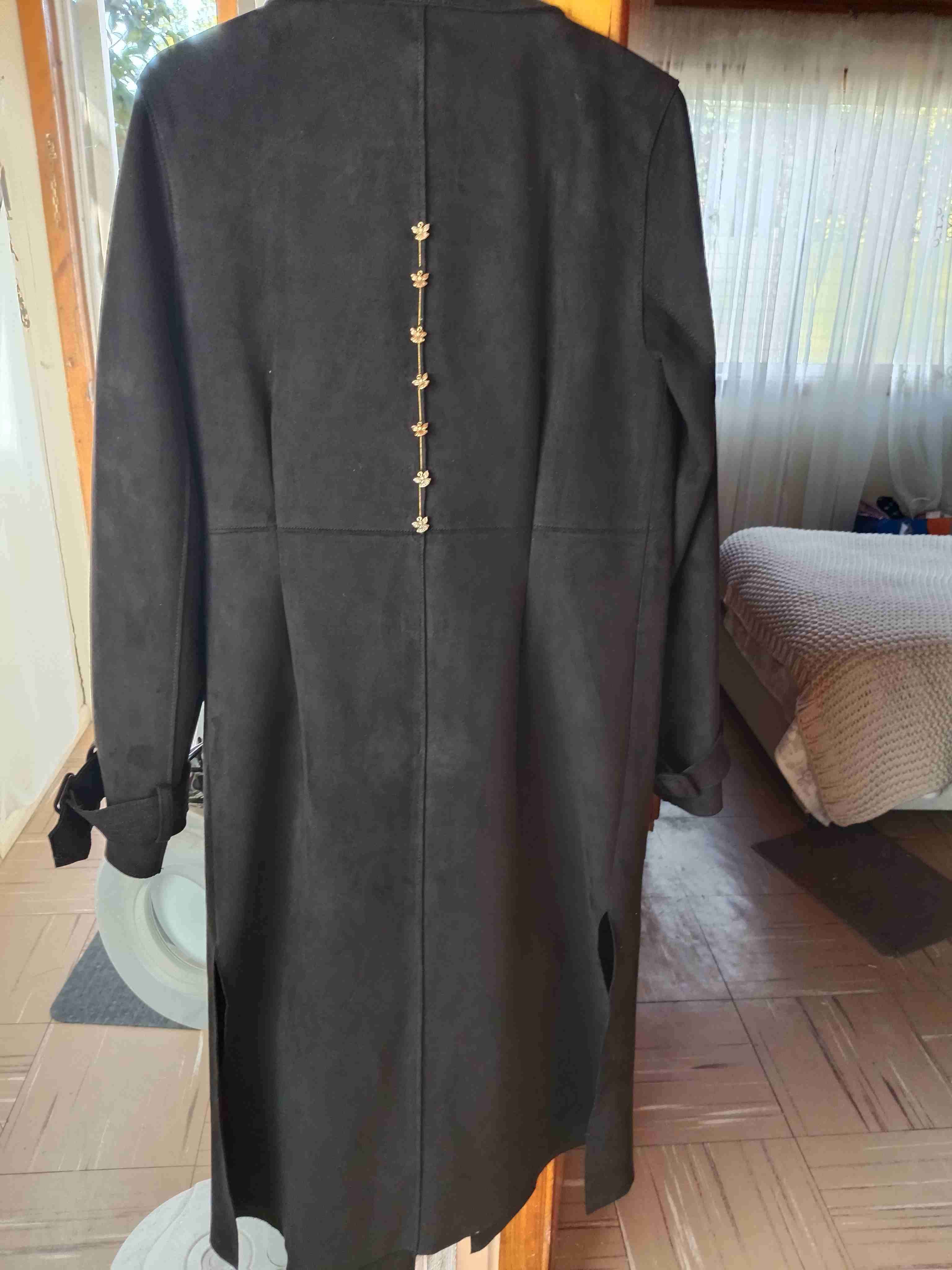 Abrigo negro elegante - miniatura 2