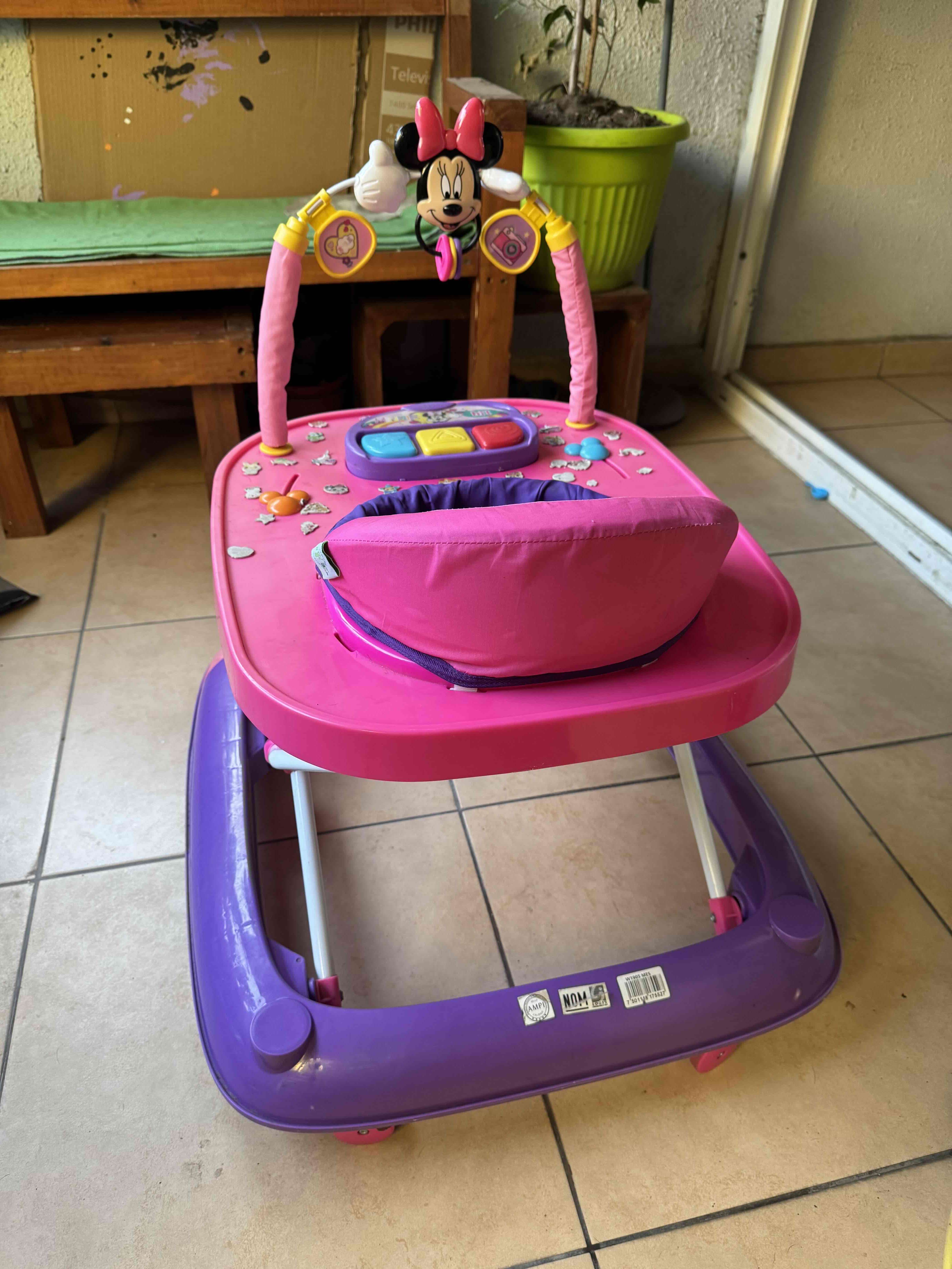 Andador Minnie Mouse rosado - miniatura 3