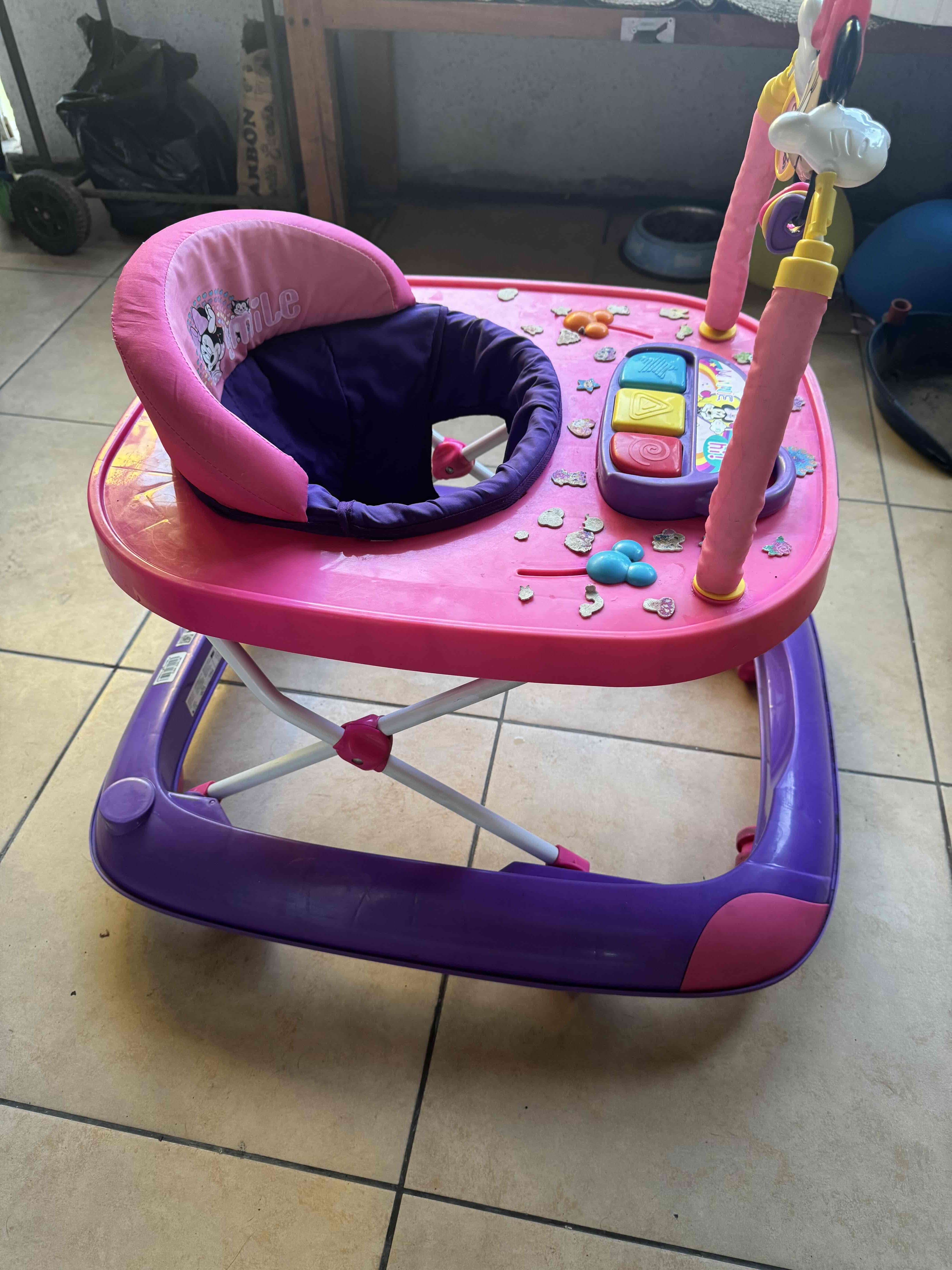 Andador Minnie Mouse rosado - miniatura 4