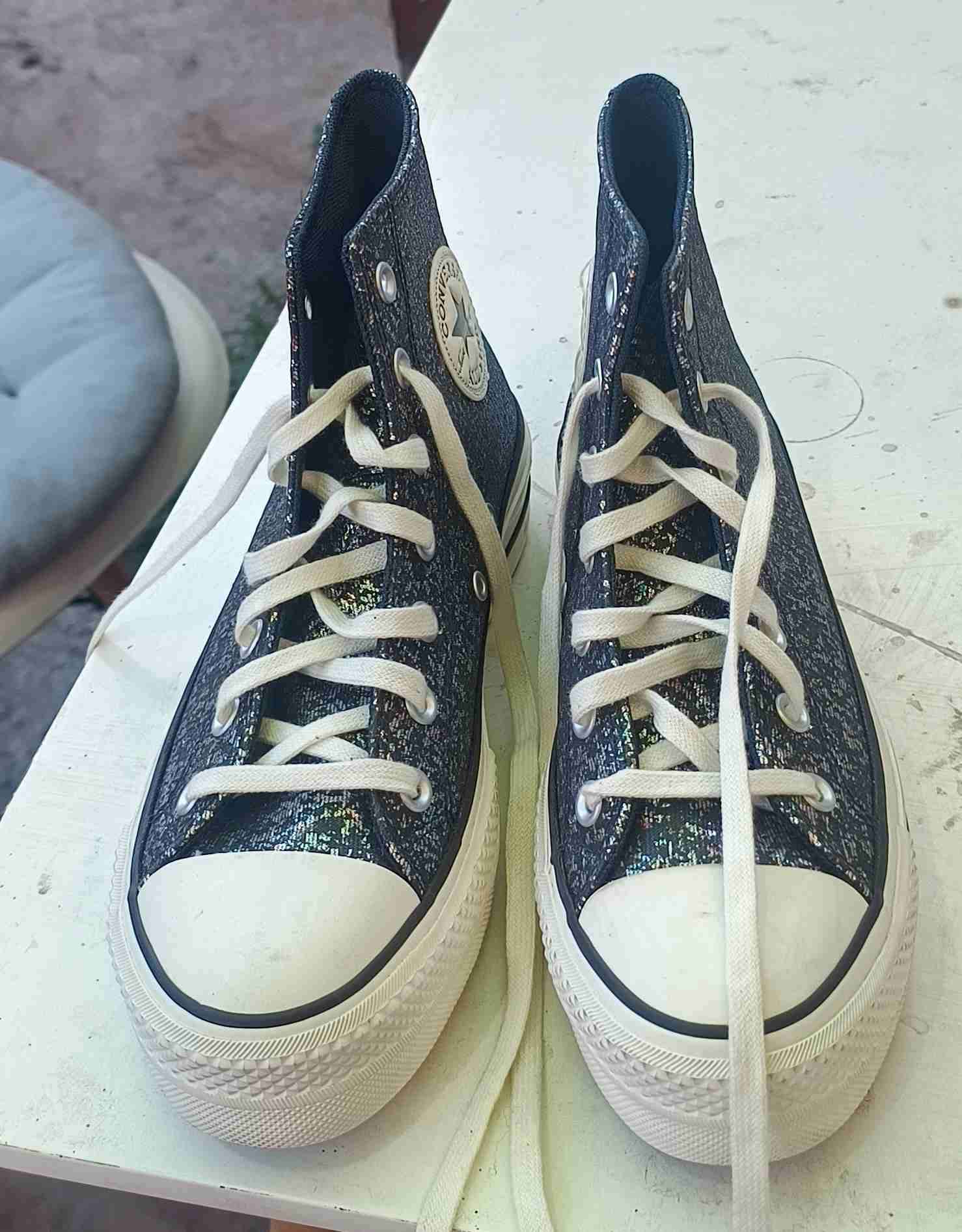 Zapatillas Converse nuevas, sin uso