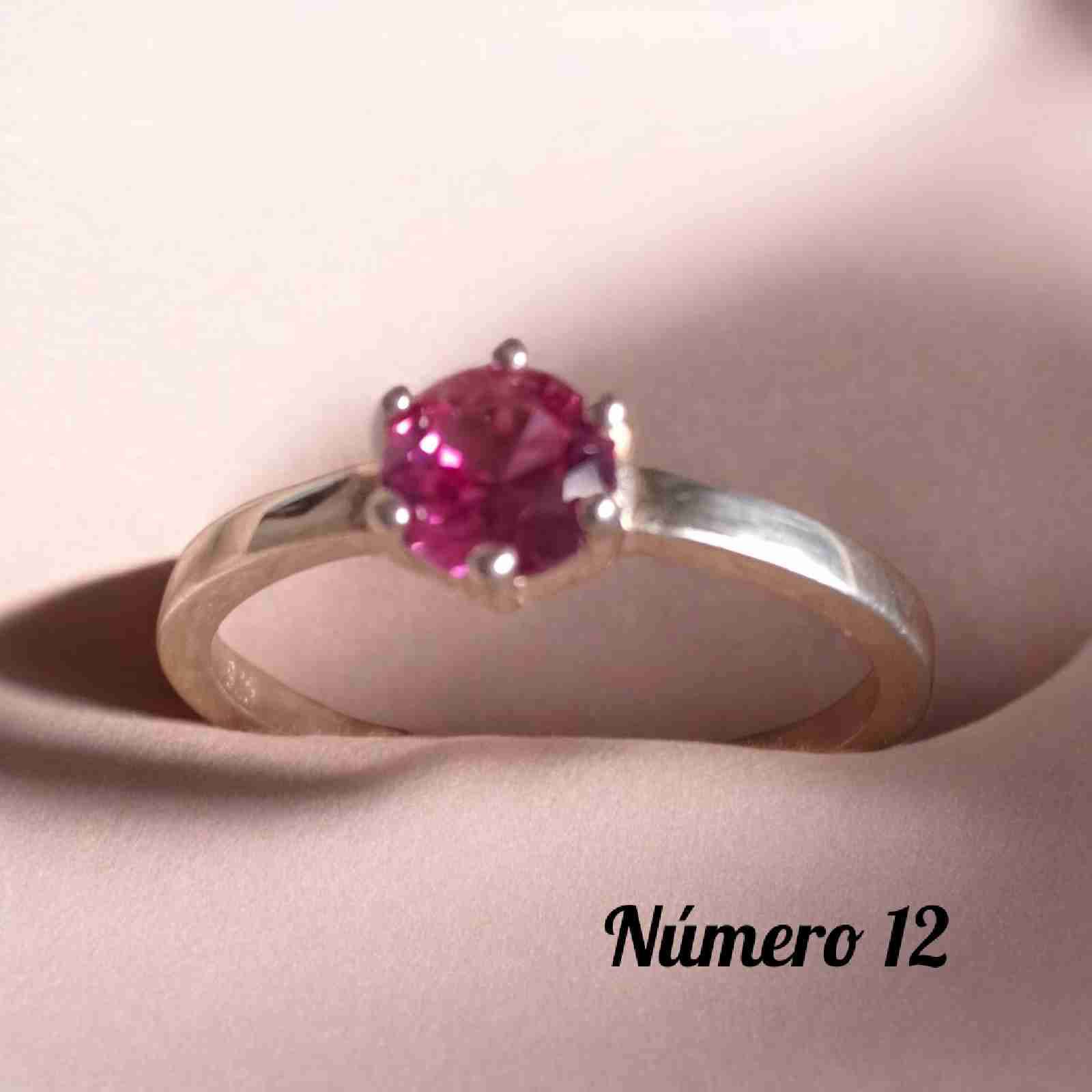 Anillo de plata con circon rosa