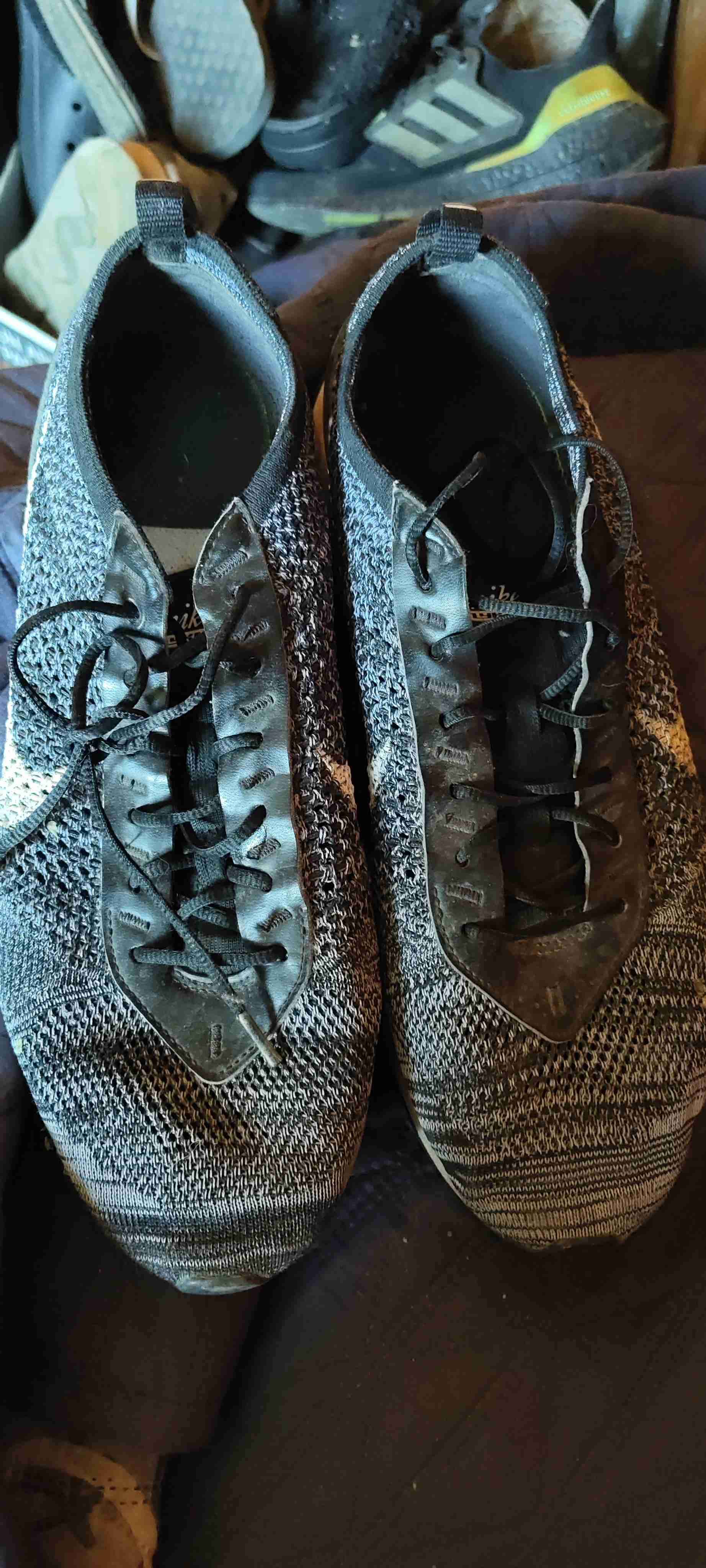 Zapatillas deportivas grises