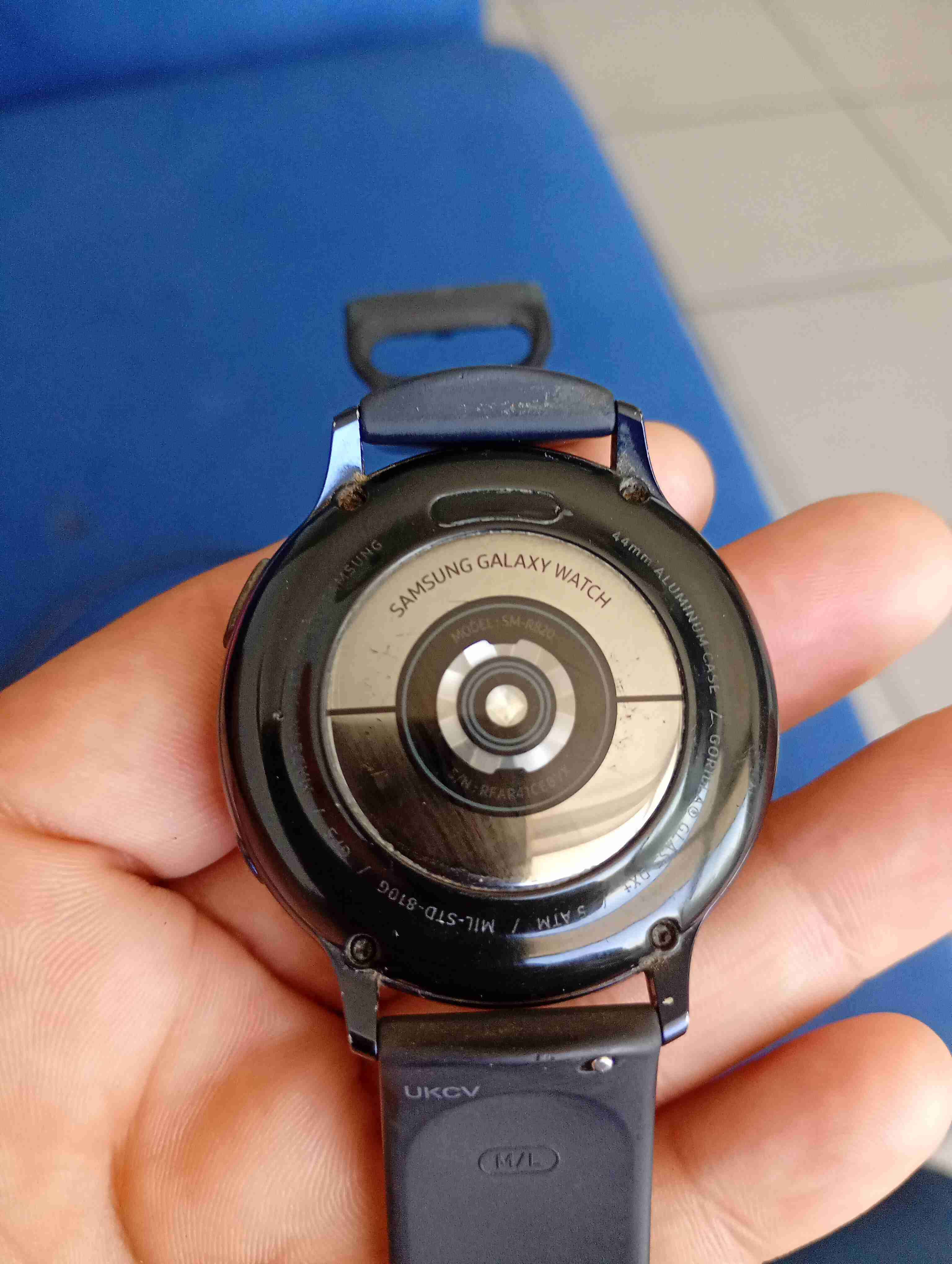 Smartwatch negro con cargador - miniatura 3