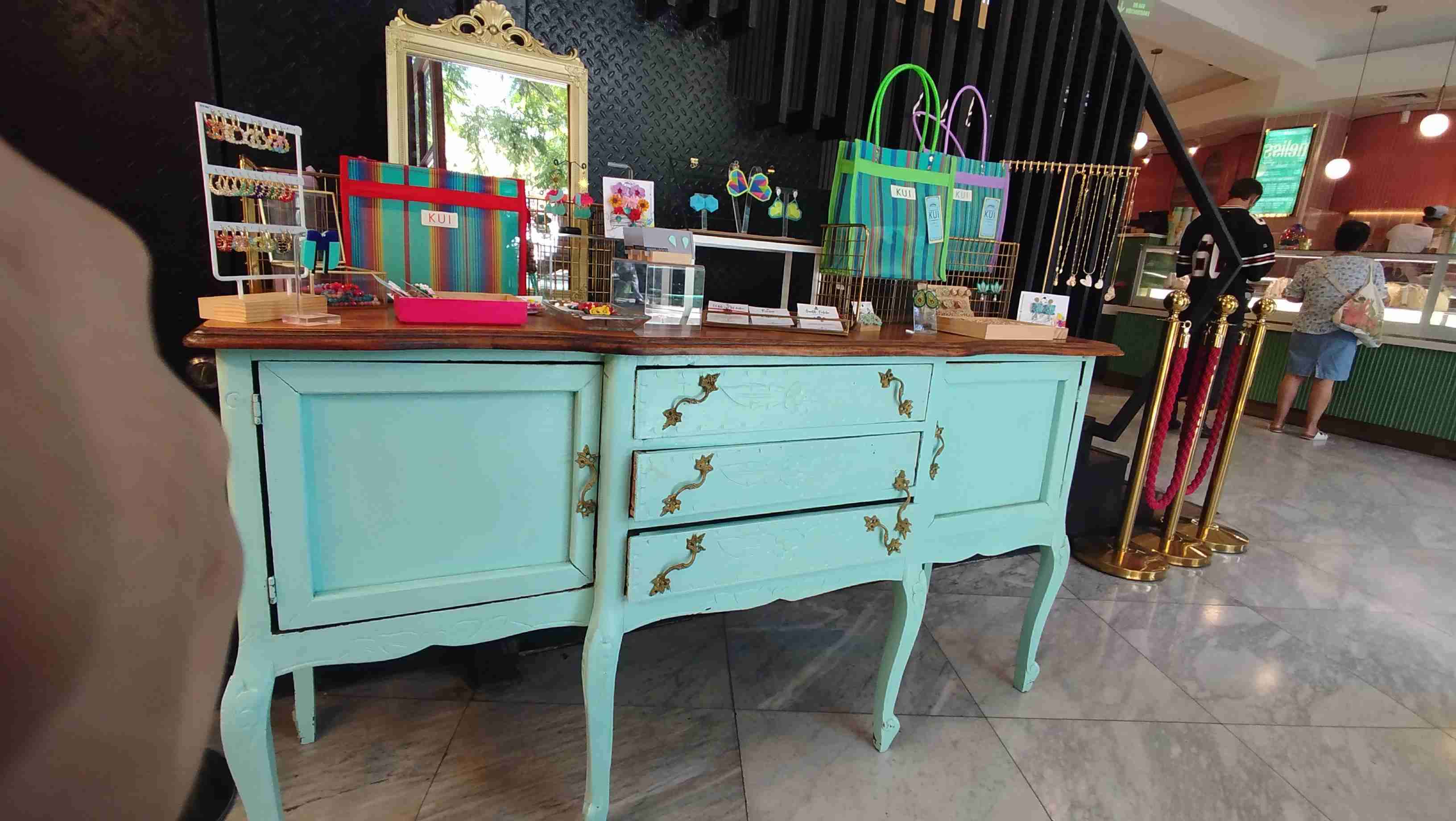 Mueble vintage celeste con cajones - miniatura 2